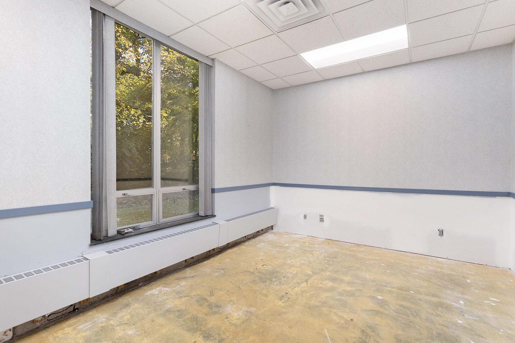 500 W Crosstown Parkway Parkway Property Photo 11