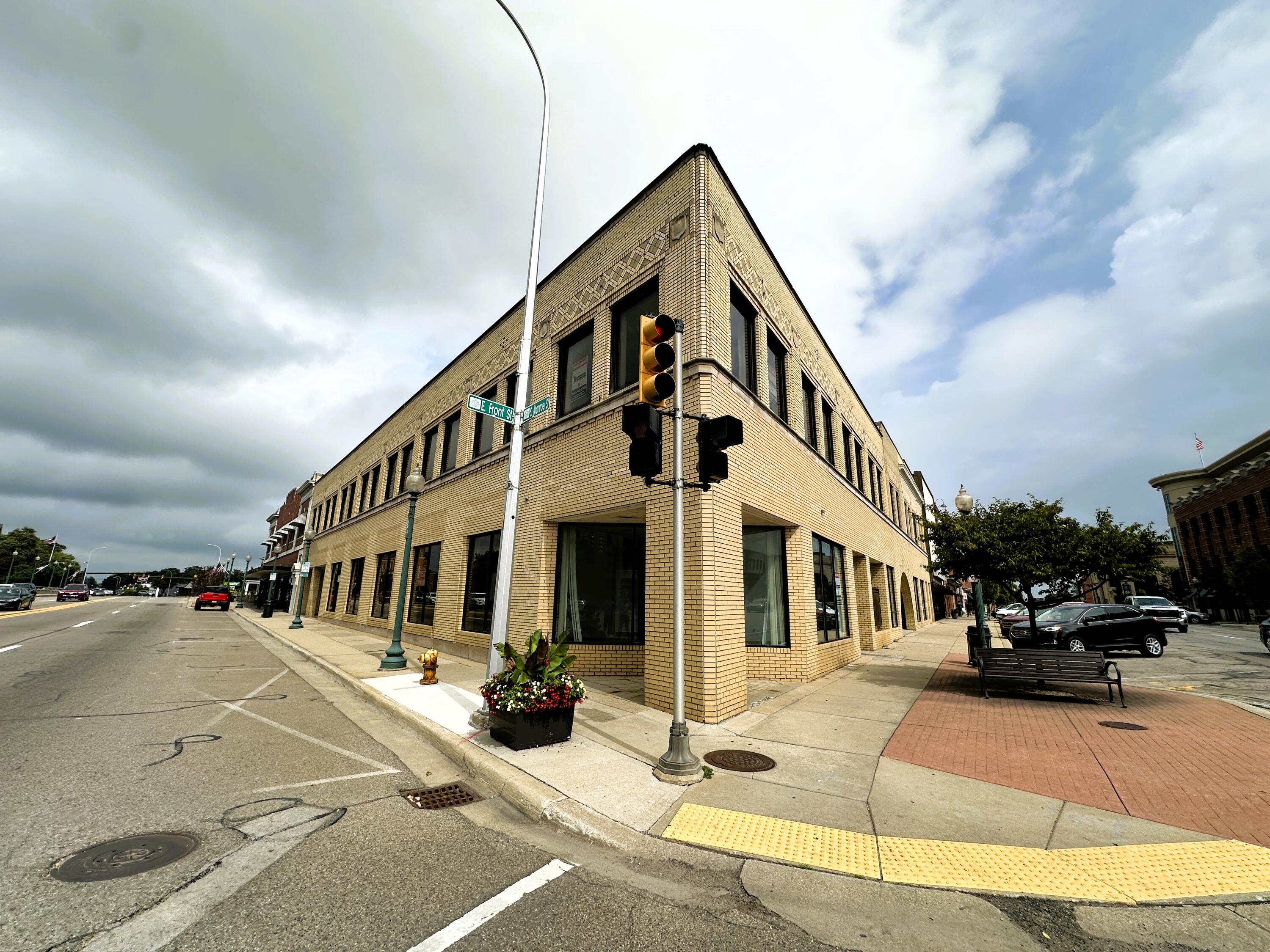 25 S Monroe Street Property Photo