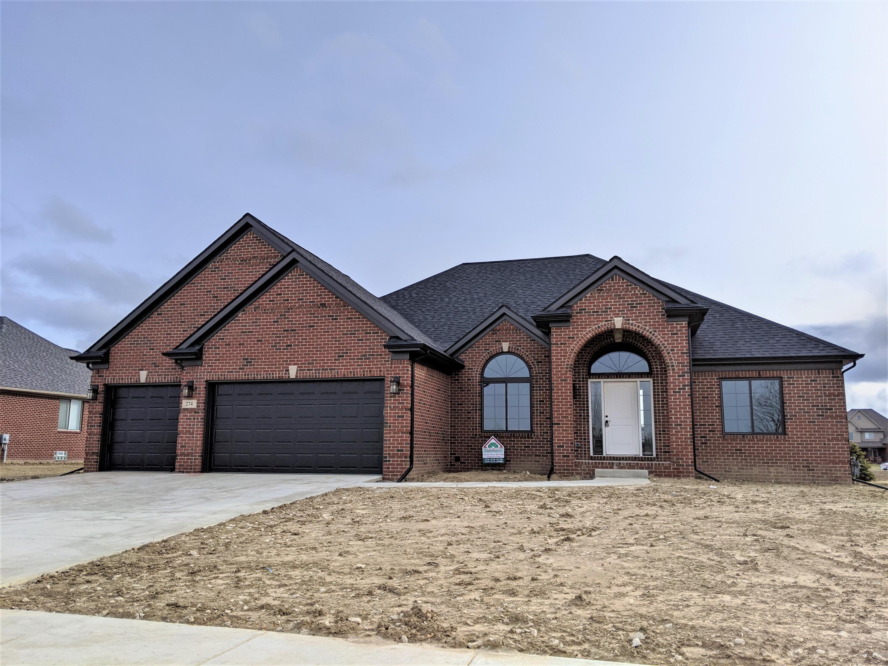 8199 Hunters Ridge Drive Property Photo 1