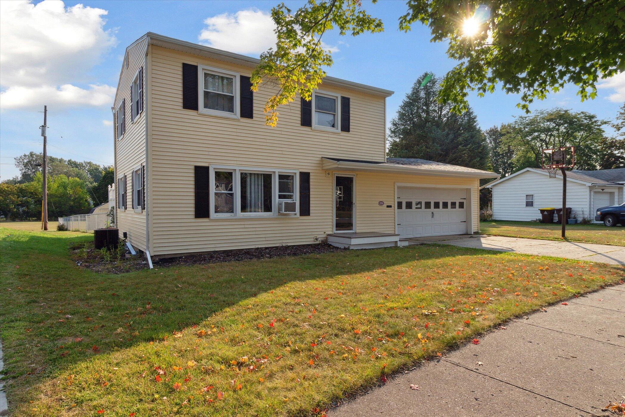 936 Iowa Street Property Photo 2