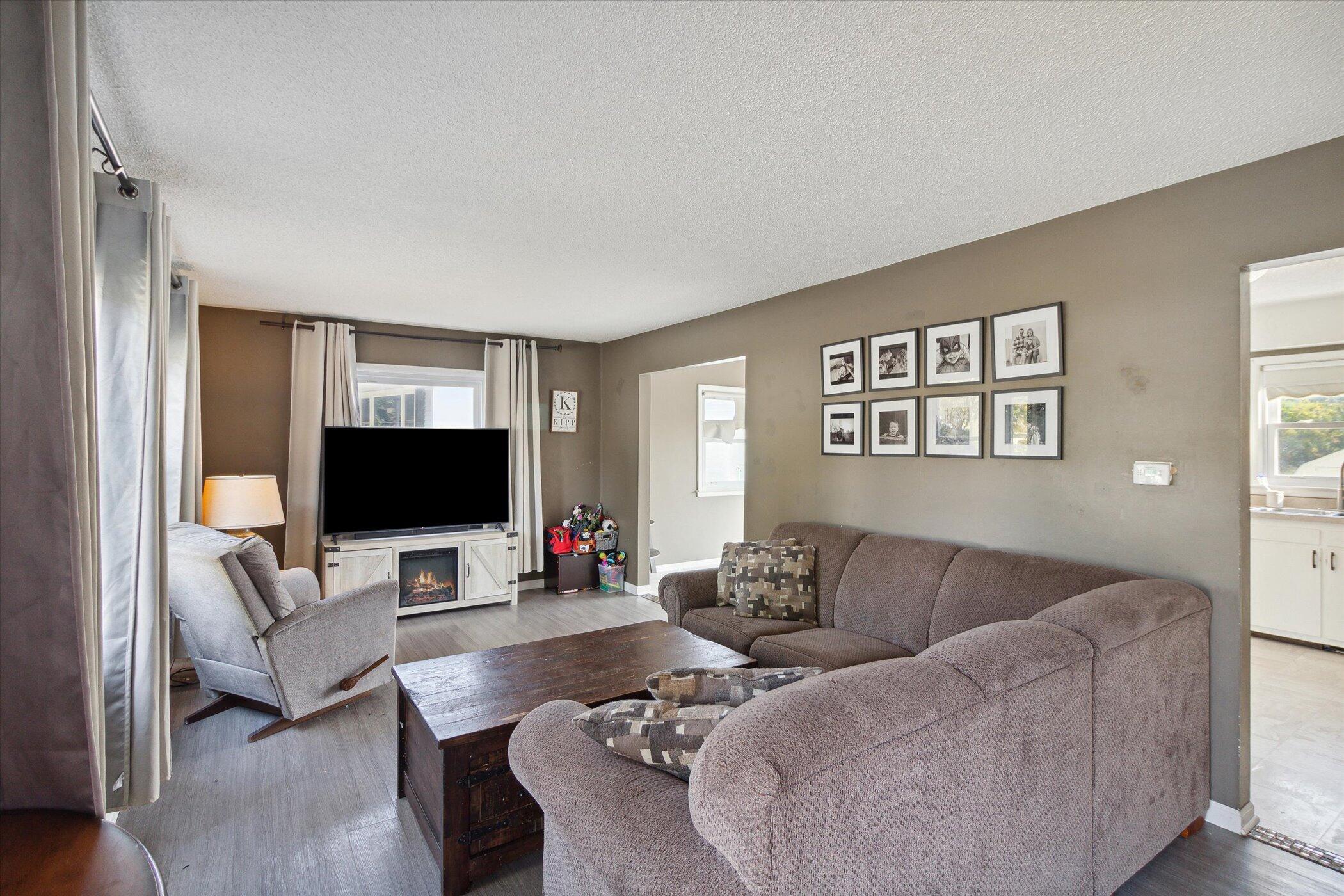 936 Iowa Street Property Photo 7
