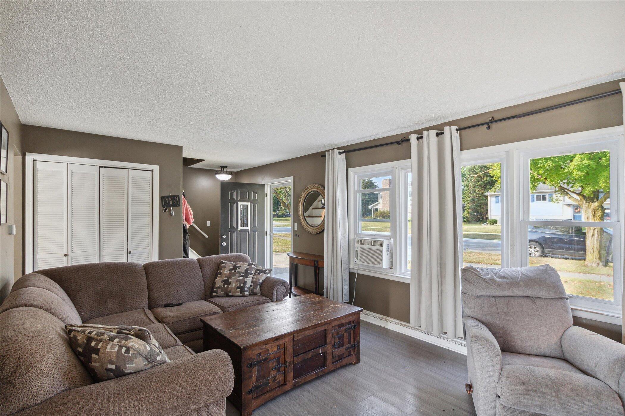 936 Iowa Street Property Photo 8
