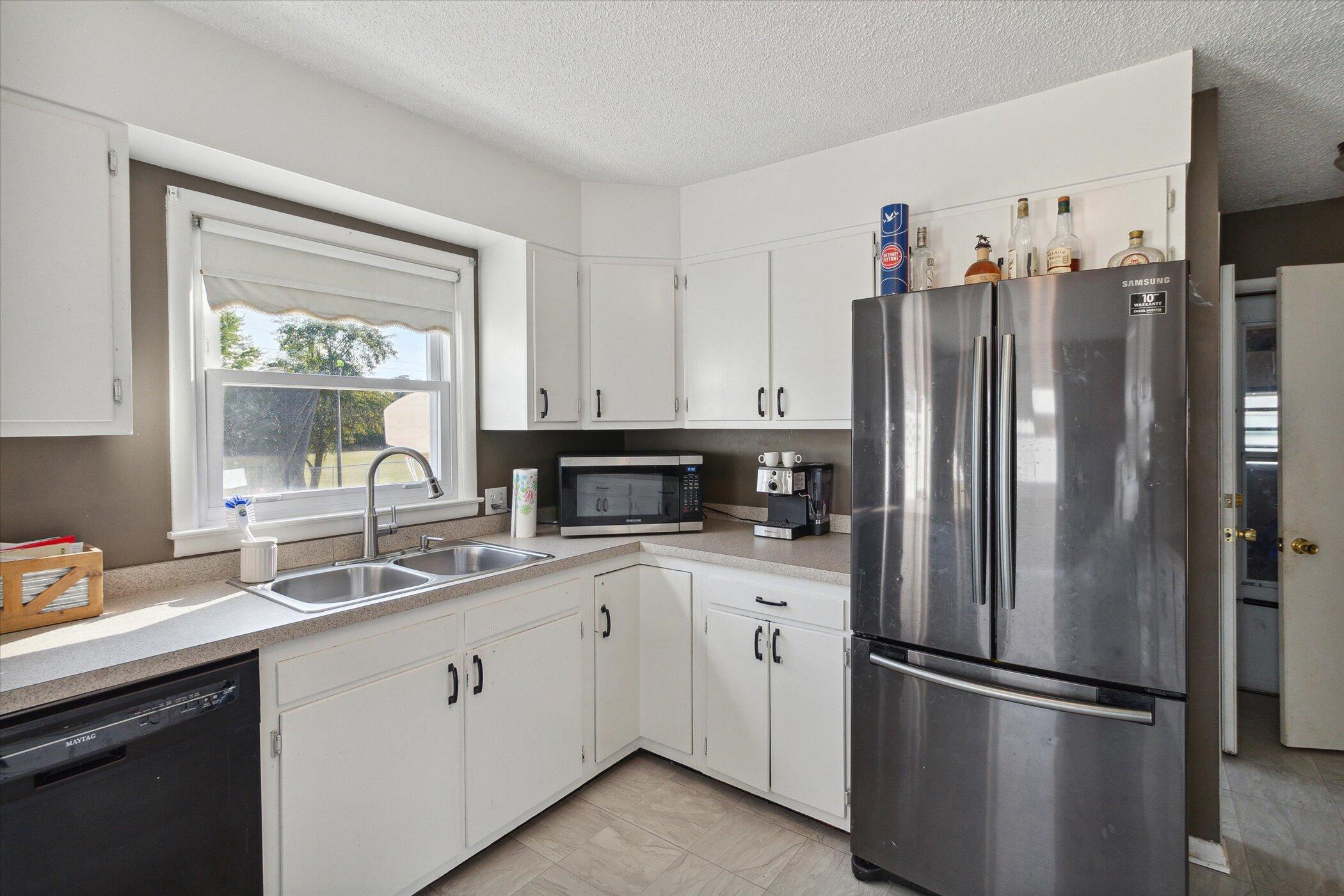 936 Iowa Street Property Photo 14