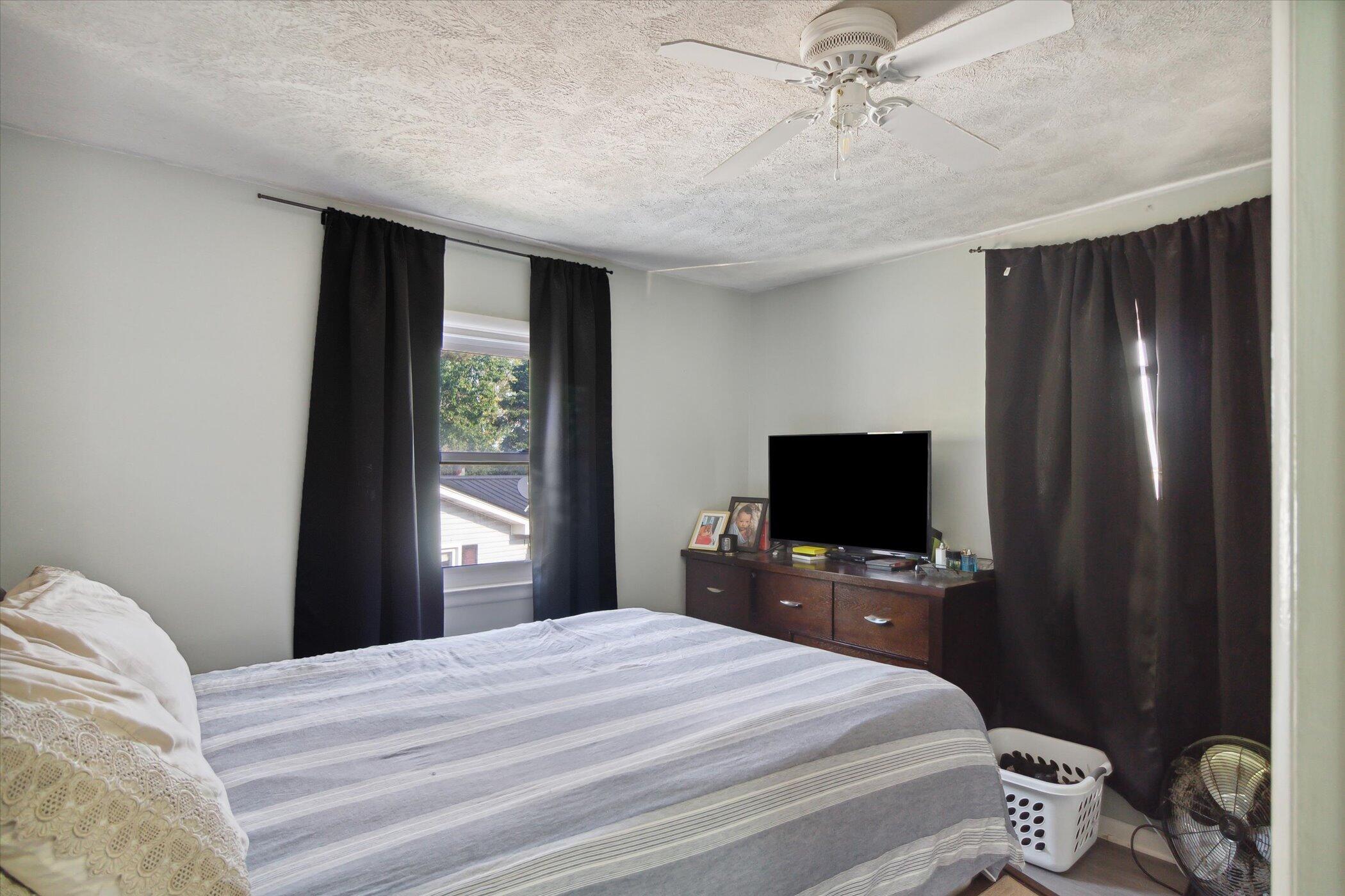 936 Iowa Street Property Photo 23