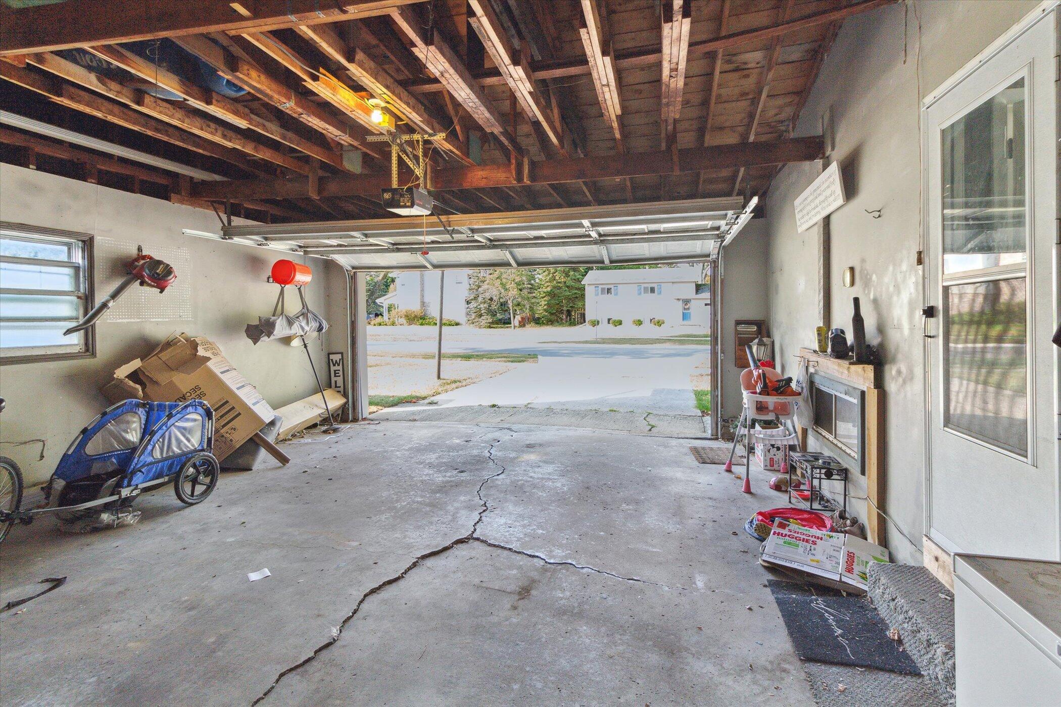 936 Iowa Street Property Photo 33