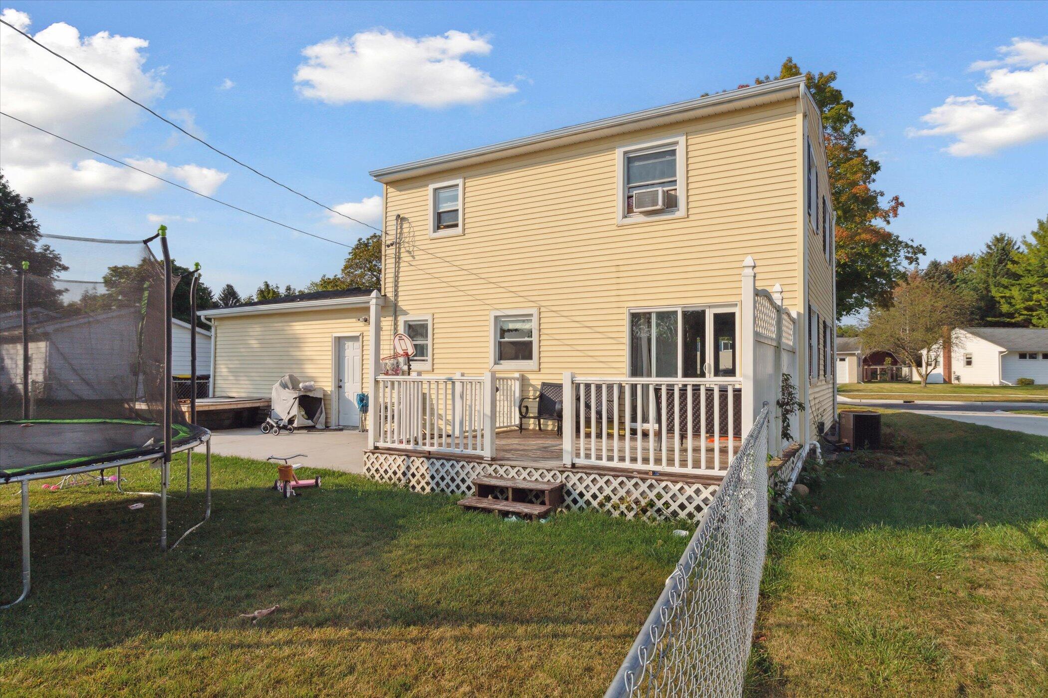 936 Iowa Street Property Photo 37