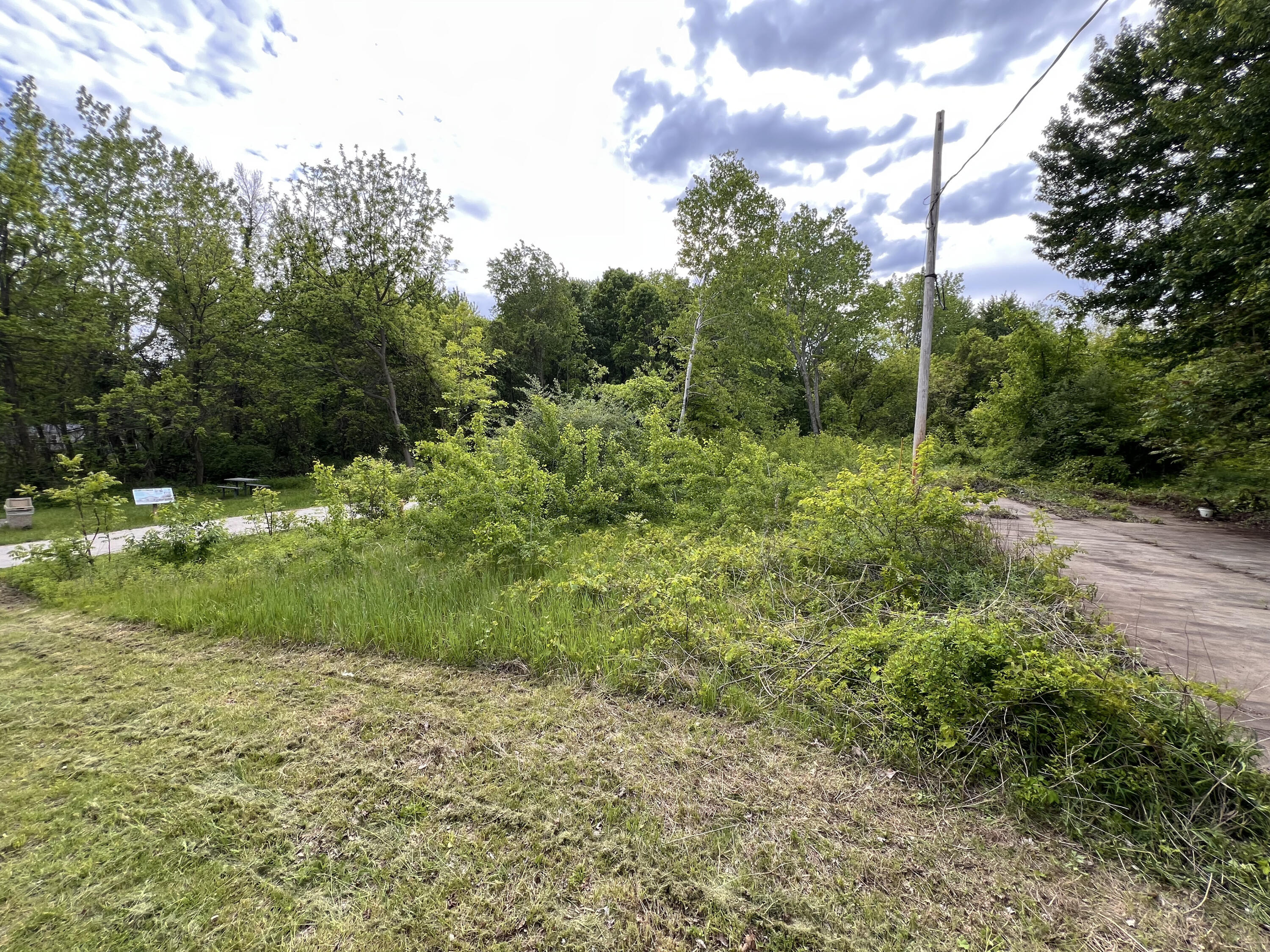 01958 Cr 681 Property Photo 1