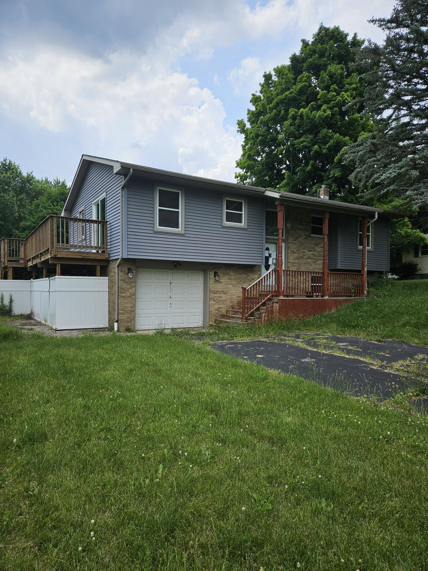 1077 Gidner Road Property Photo