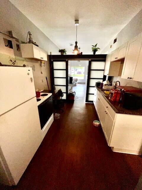 118 W Maple Street Property Photo 6