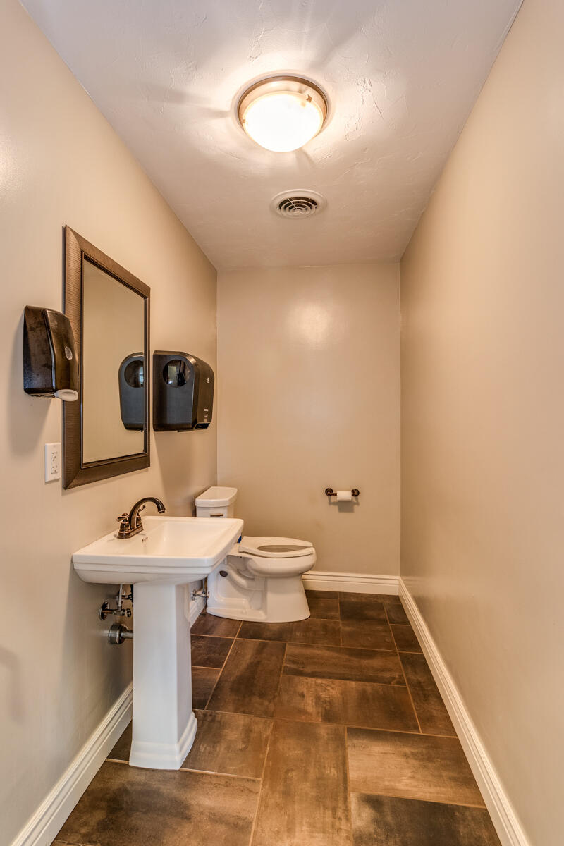1320 E Columbia Avenue Property Photo 11