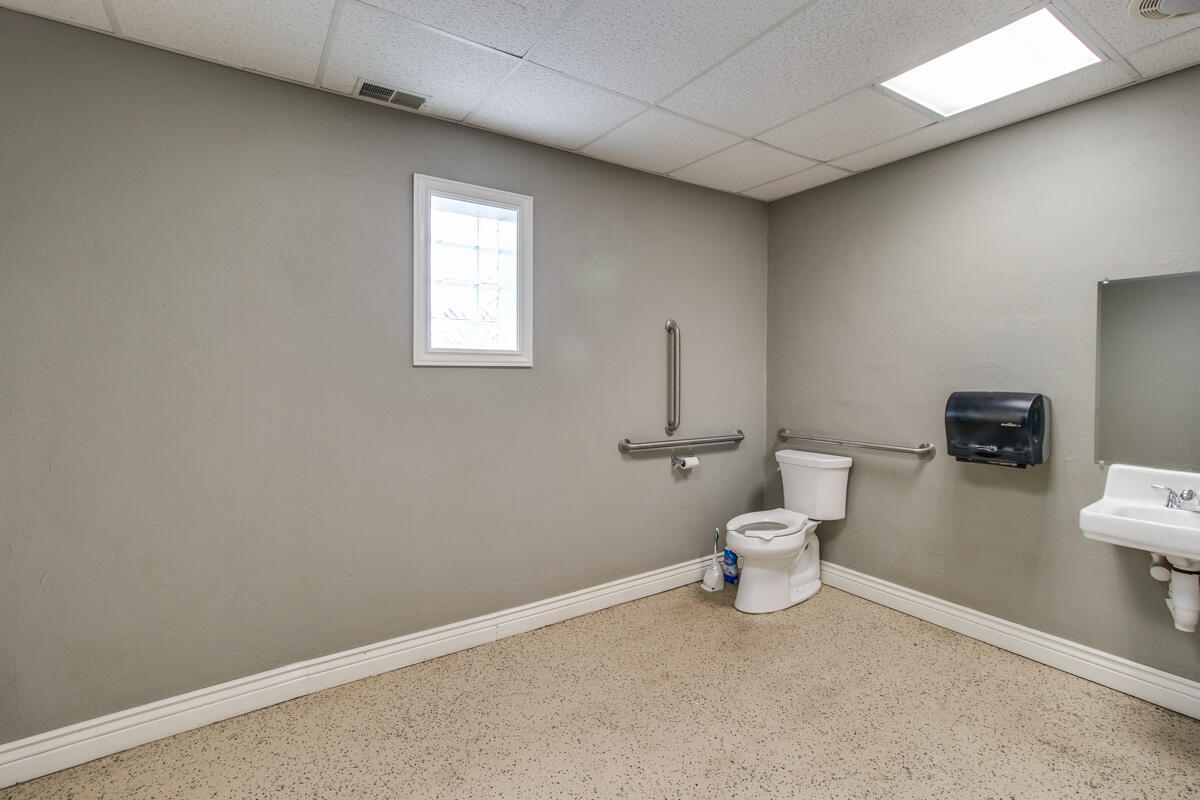 1320 E Columbia Avenue Property Photo 19
