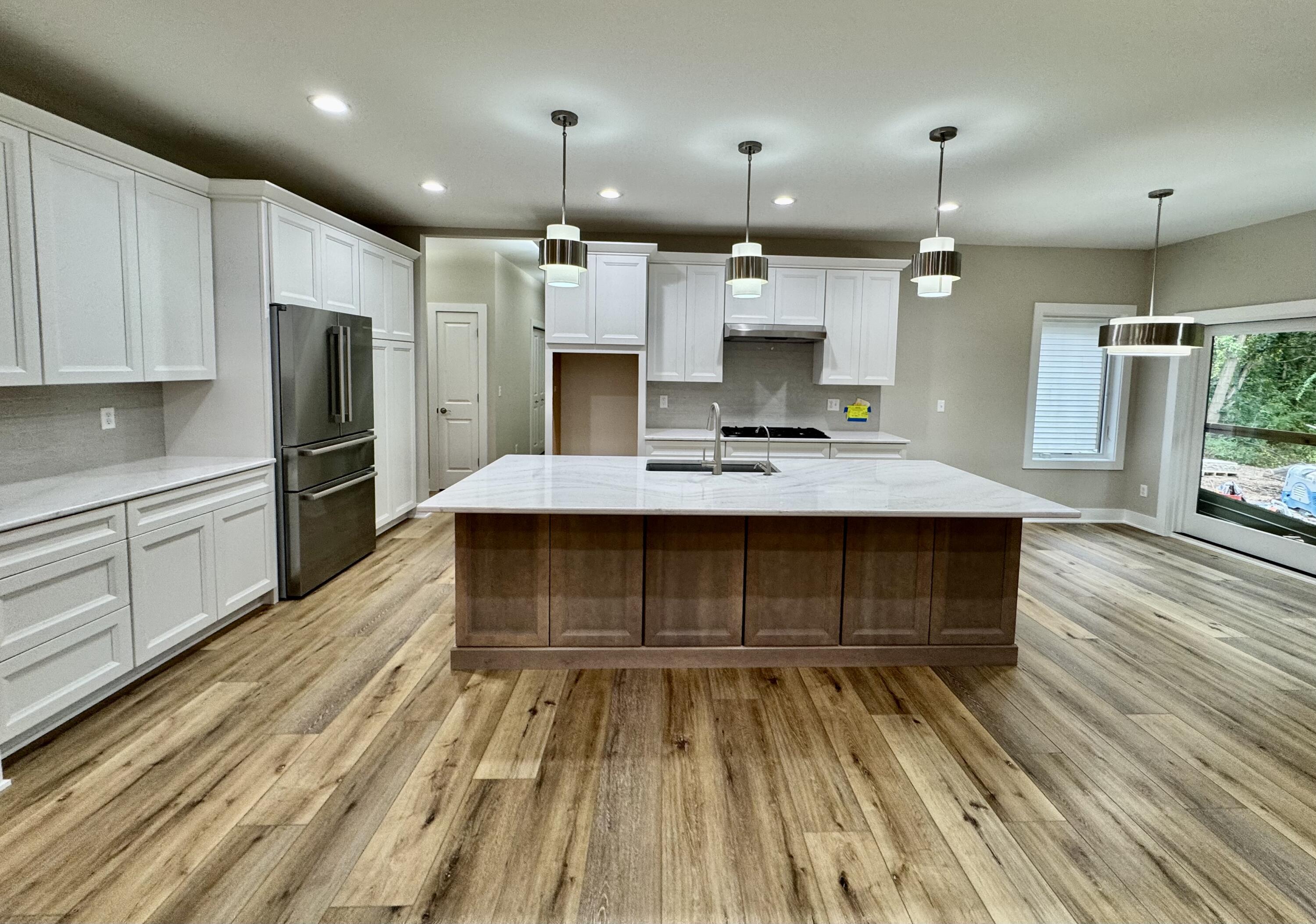 9004 Charter Oak Lane Property Photo 4