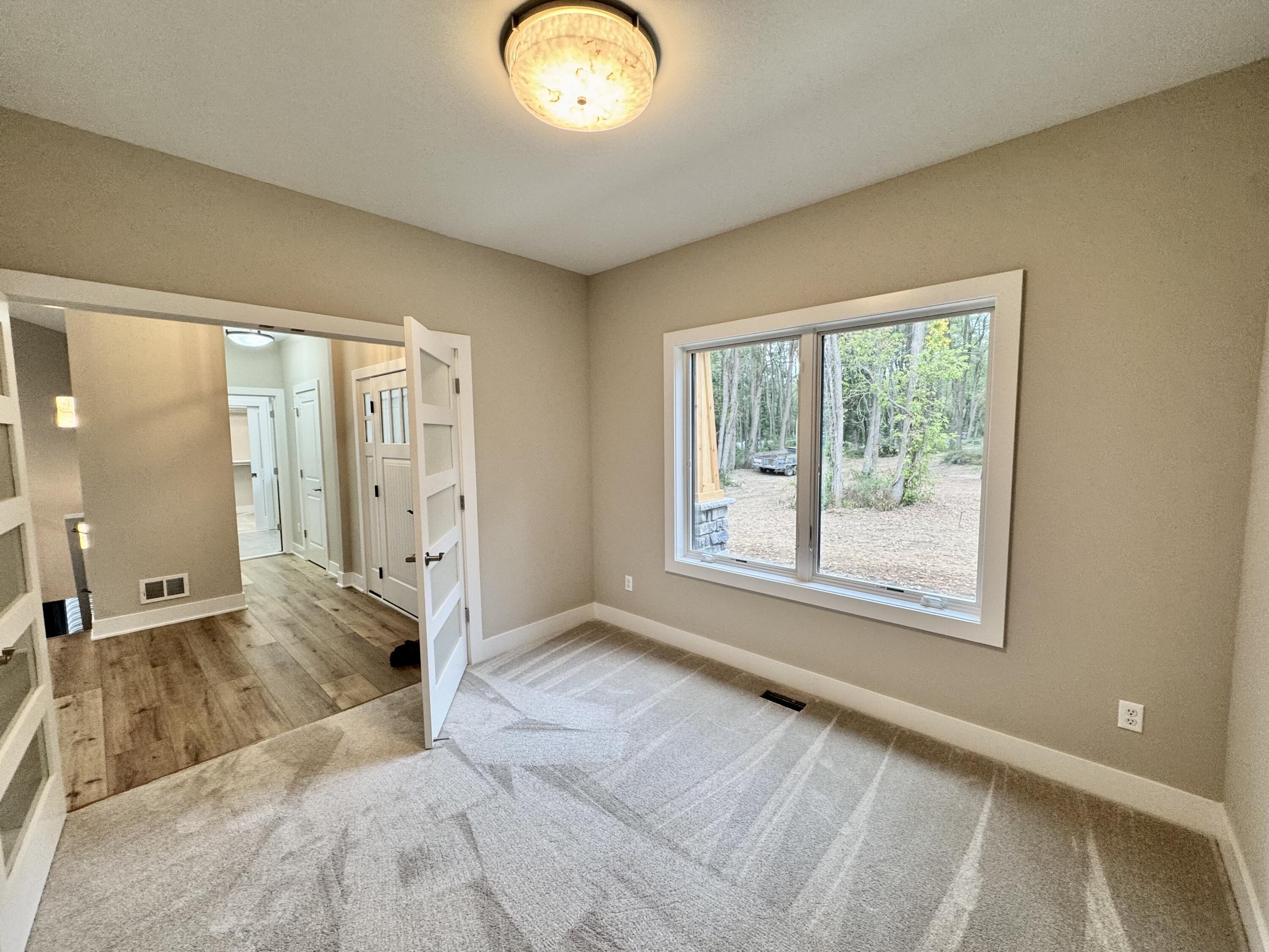 9004 Charter Oak Lane Property Photo 8
