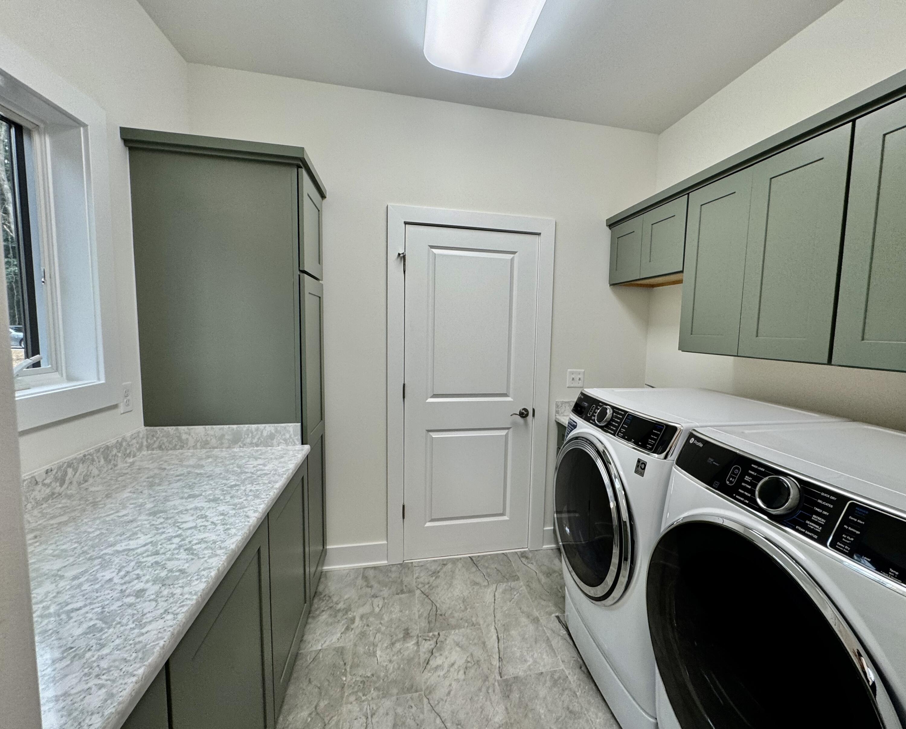 9004 Charter Oak Lane Property Photo 13