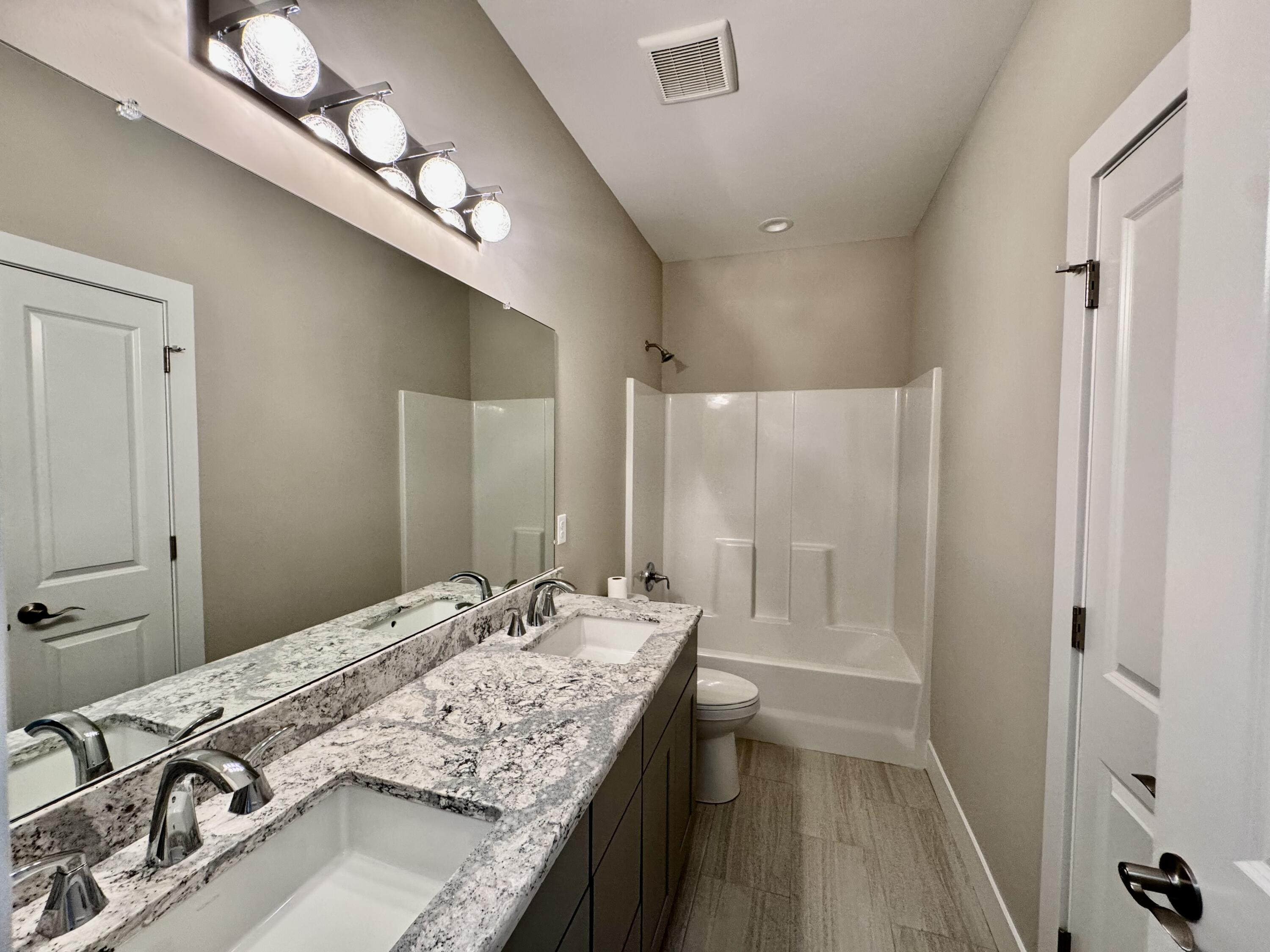 9004 Charter Oak Lane Property Photo 15