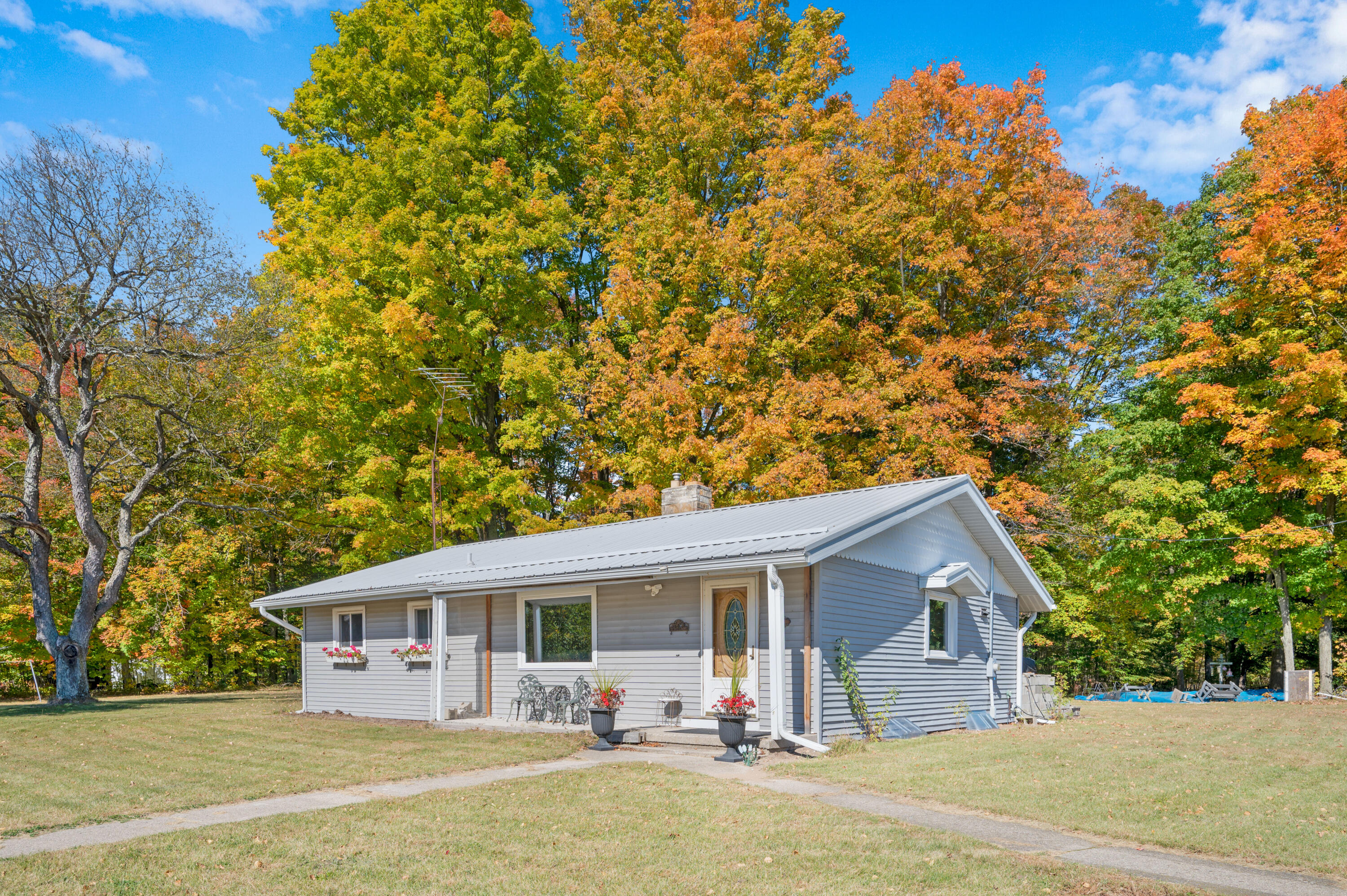 21598 Sylvan Road Property Photo
