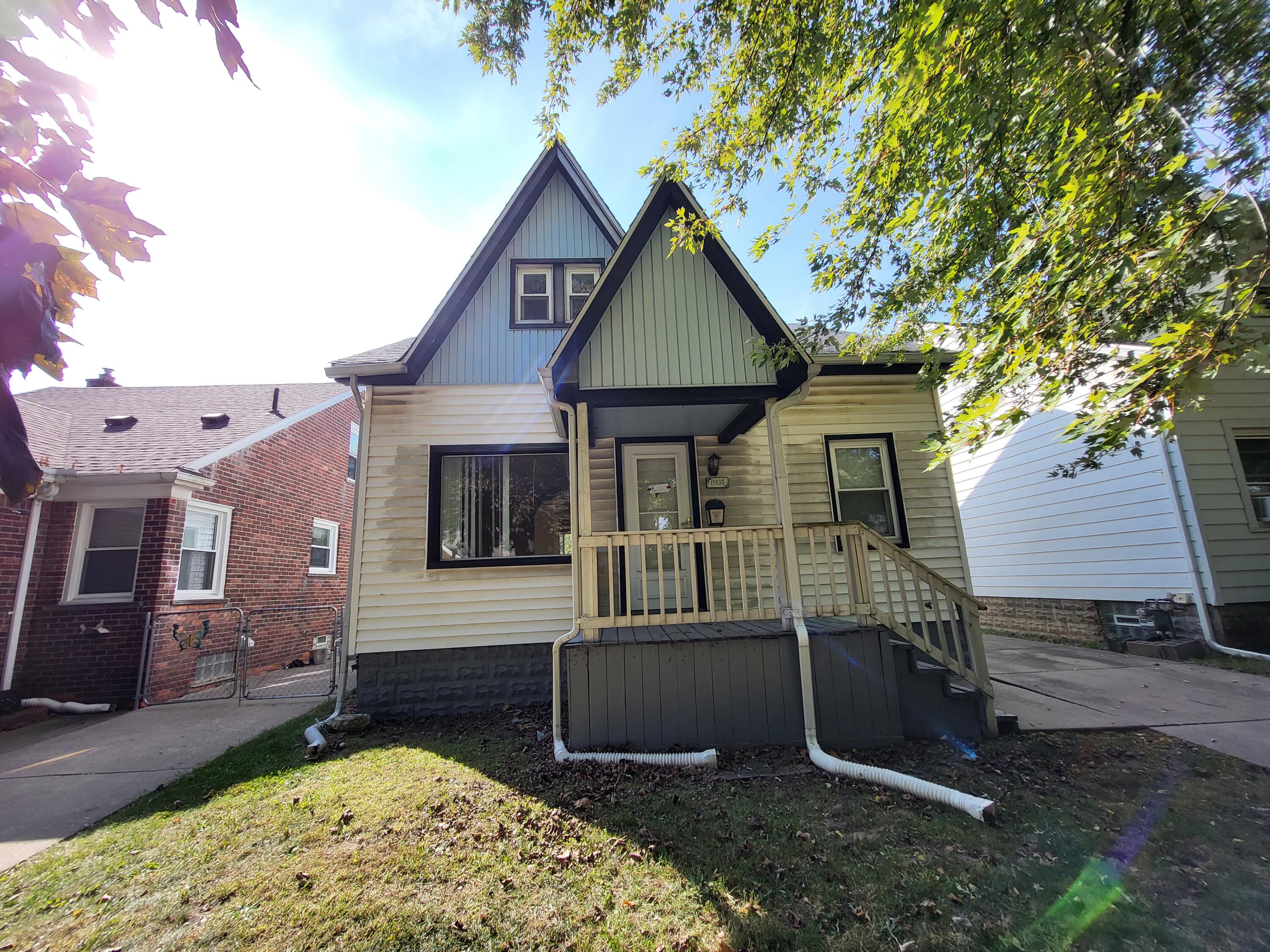 15535 Markese Avenue Property Photo