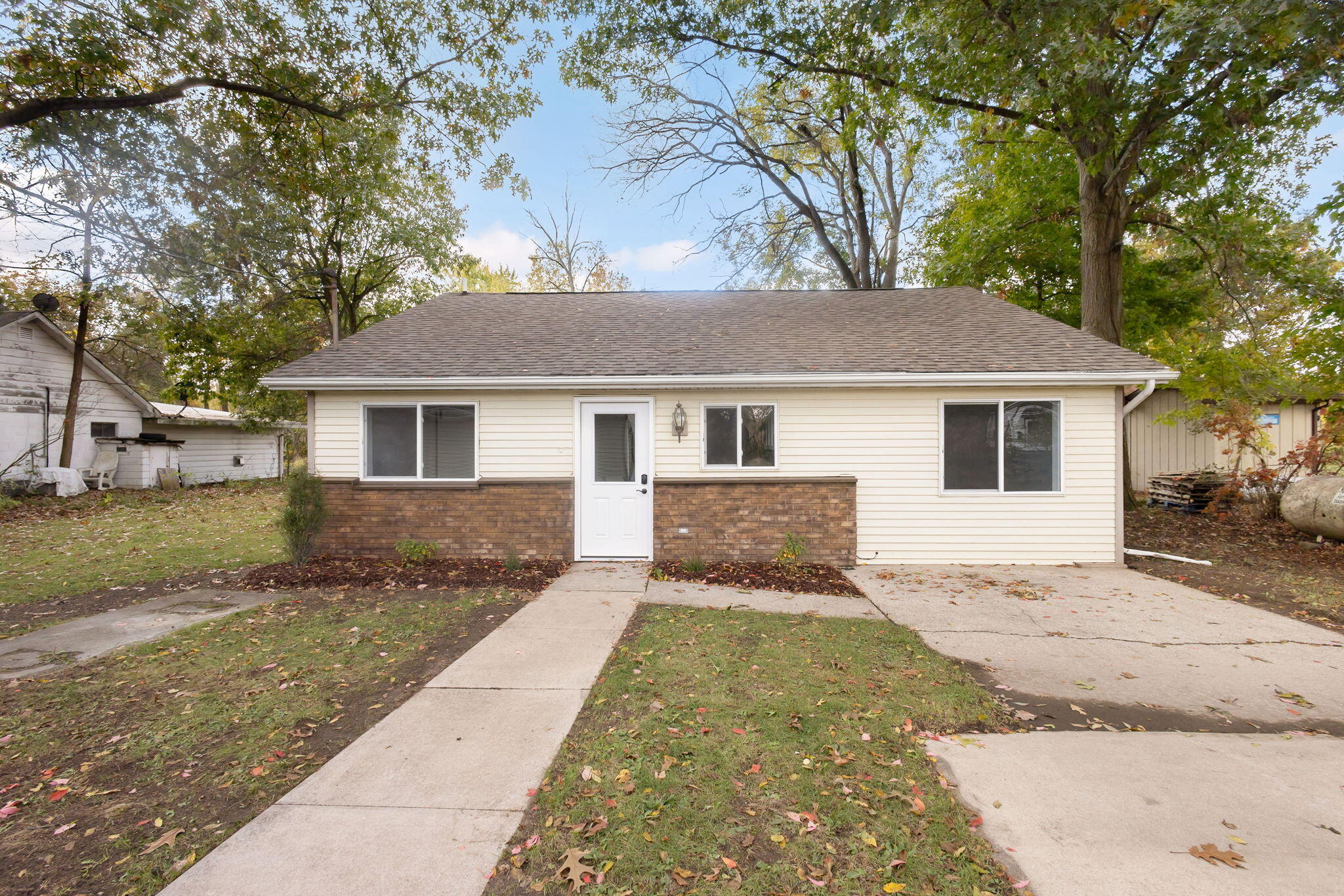 66949 Winding River Road Property Photo