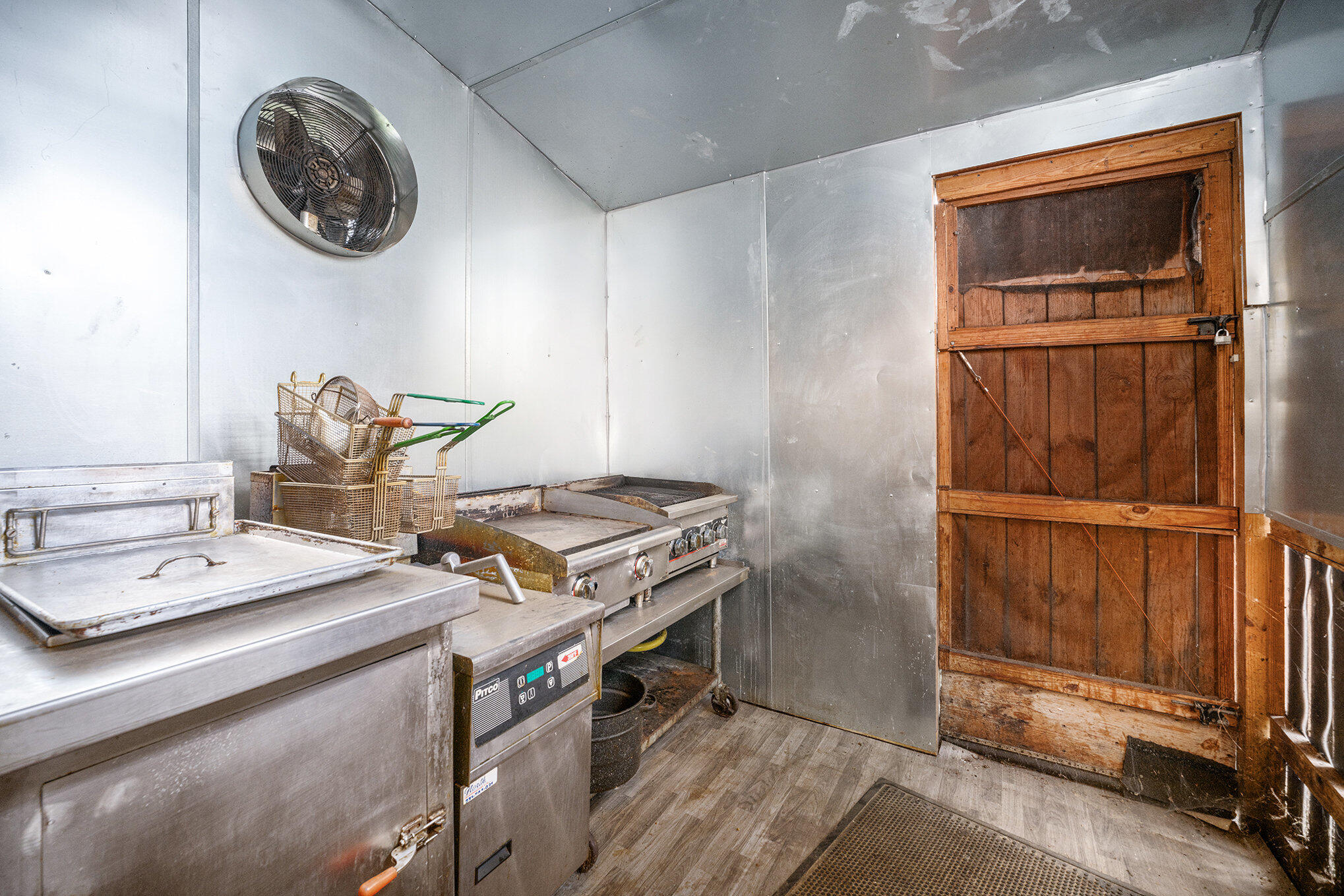 105 N Van Buren Street Property Photo 22
