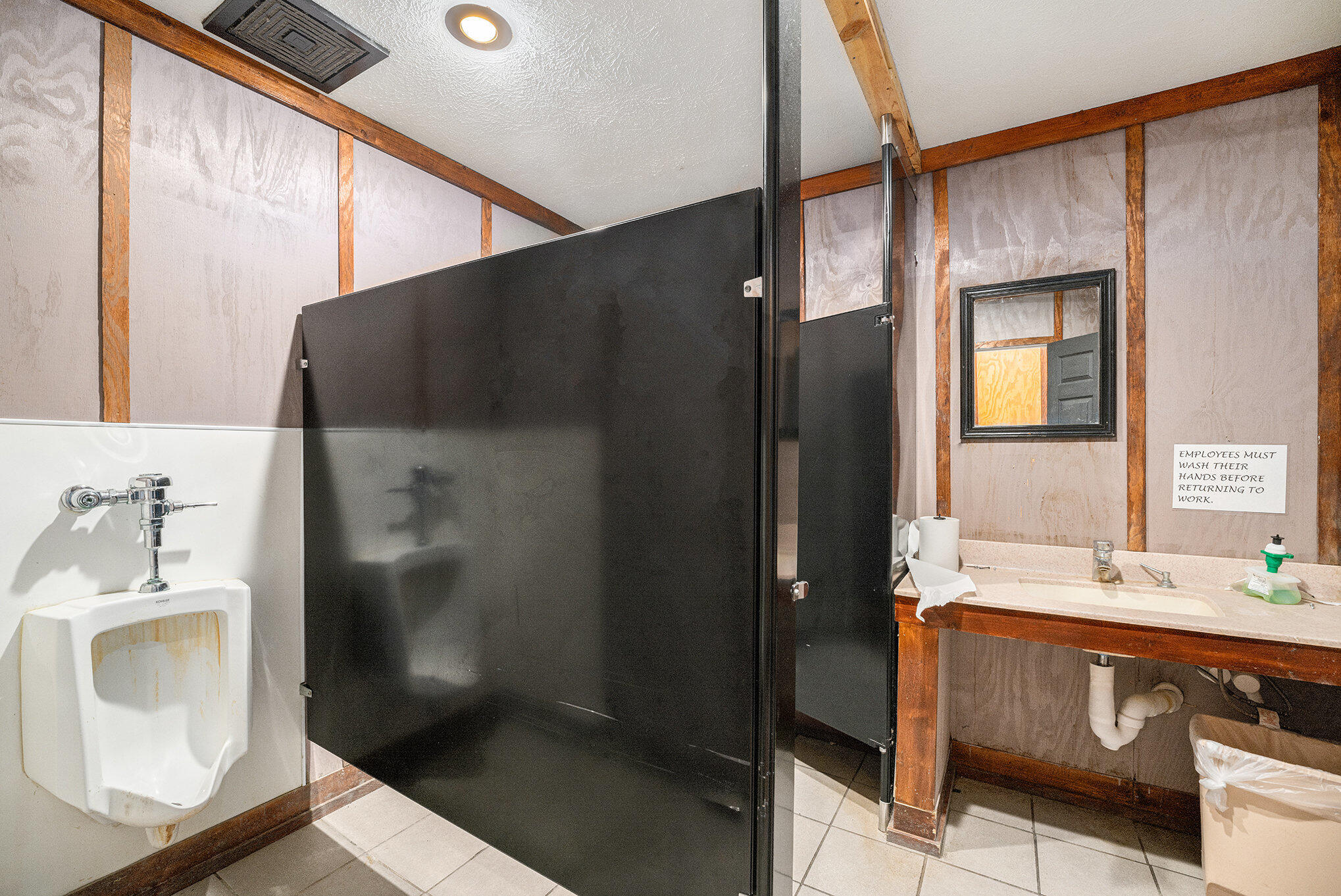 105 N Van Buren Street Property Photo 23