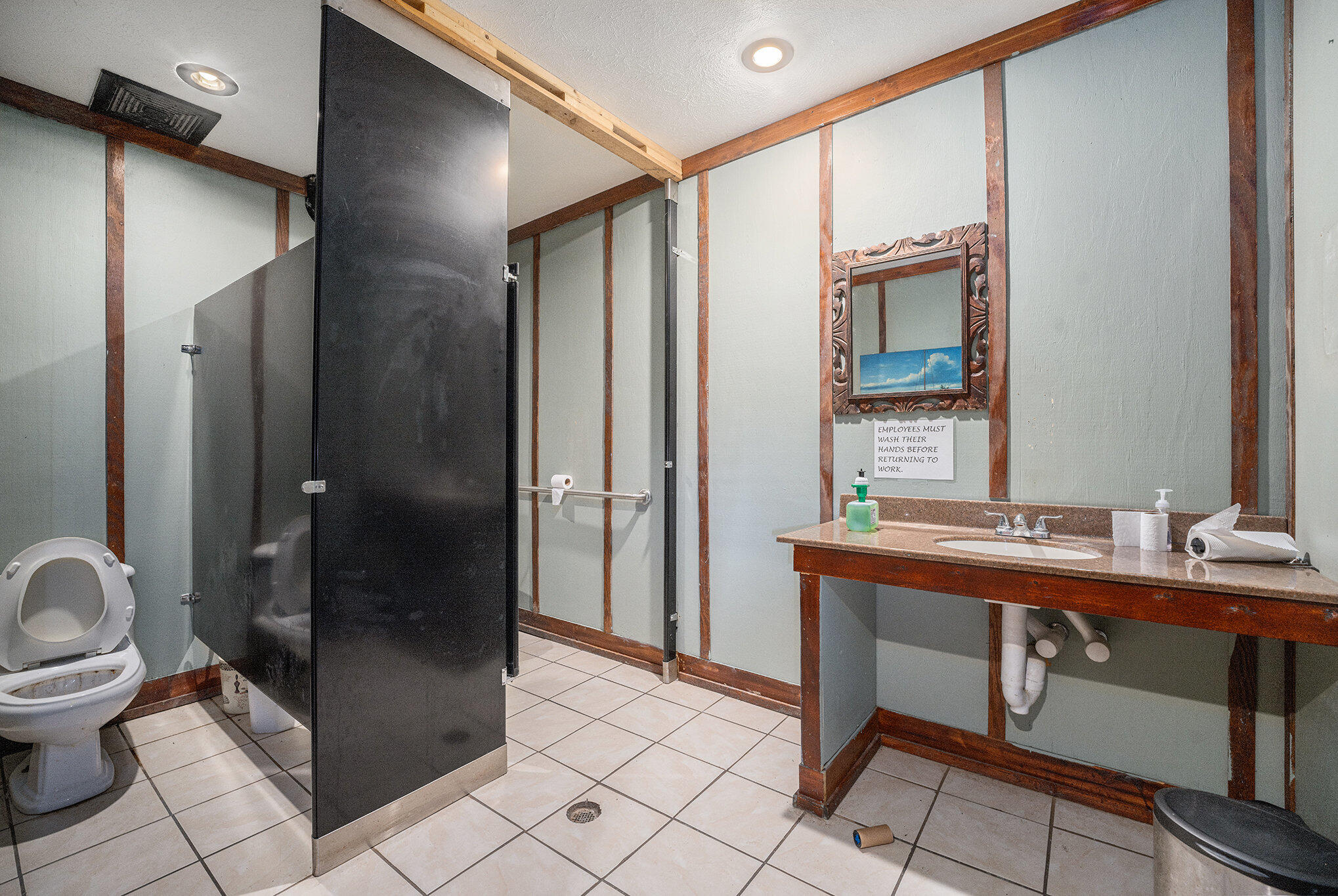 105 N Van Buren Street Property Photo 24