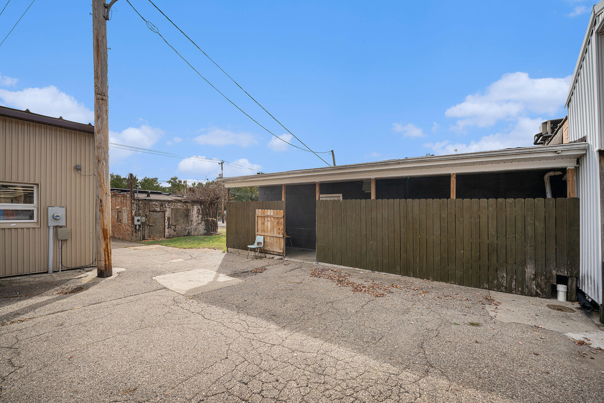 105 N Van Buren Street Property Photo 25