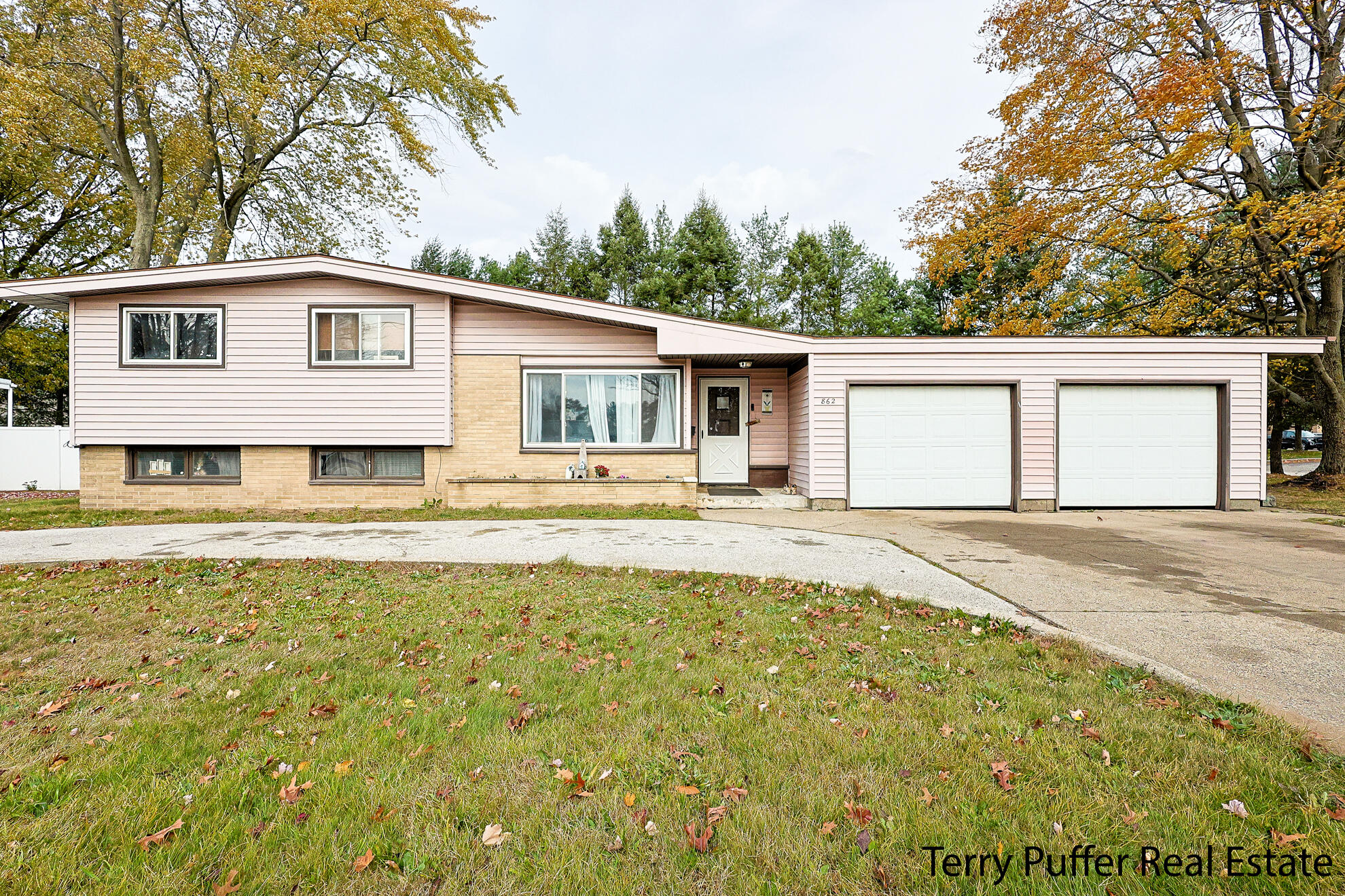 862 Seminole Road Property Photo 1