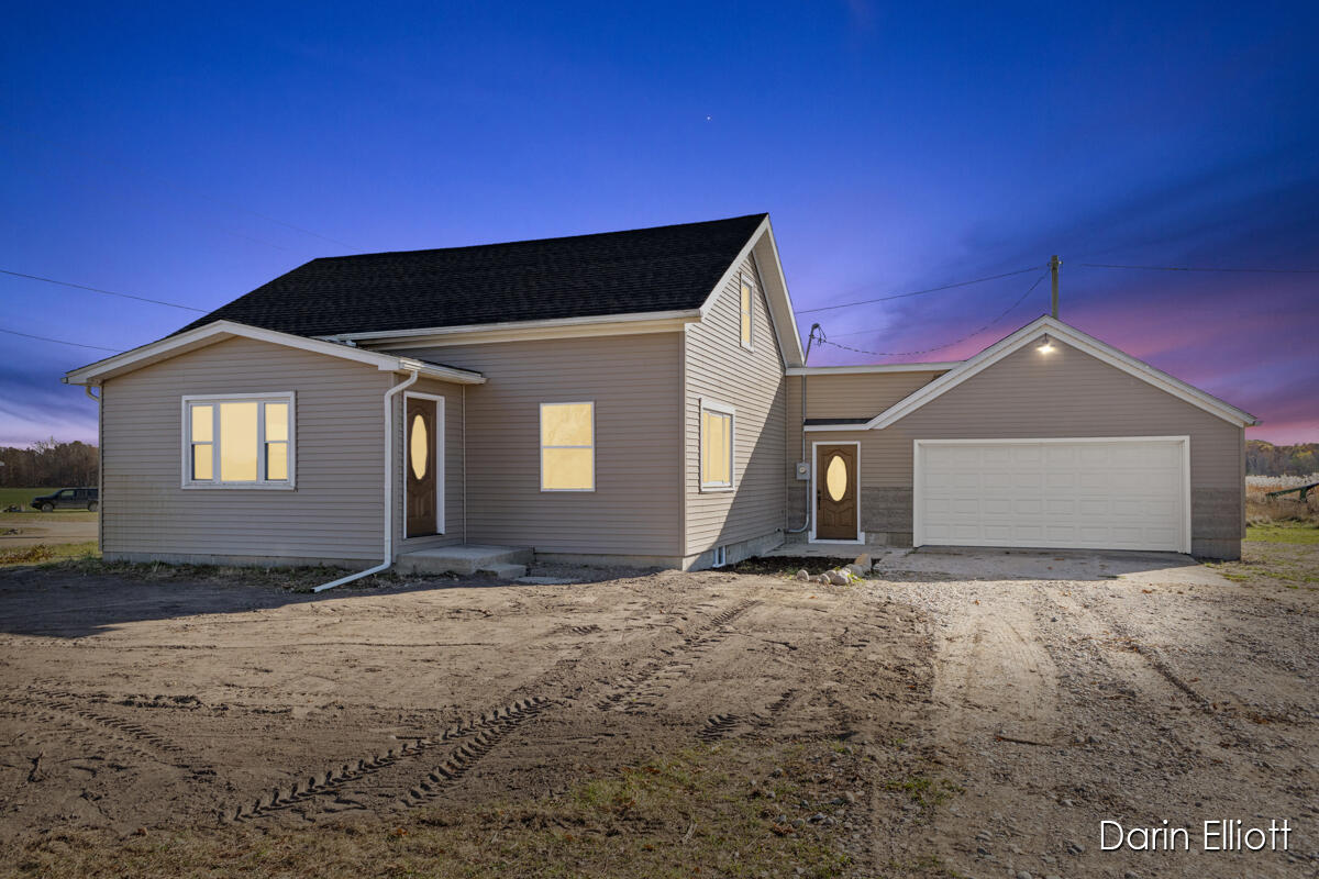 14009 W Maple Rapids Road Property Photo