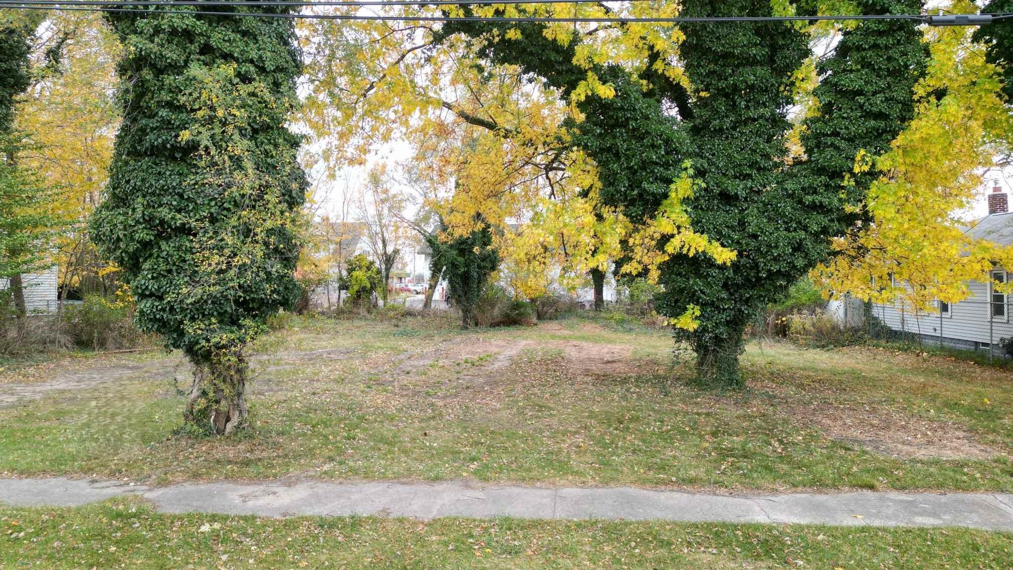 744 & 814 Woodlawn Avenue Property Photo