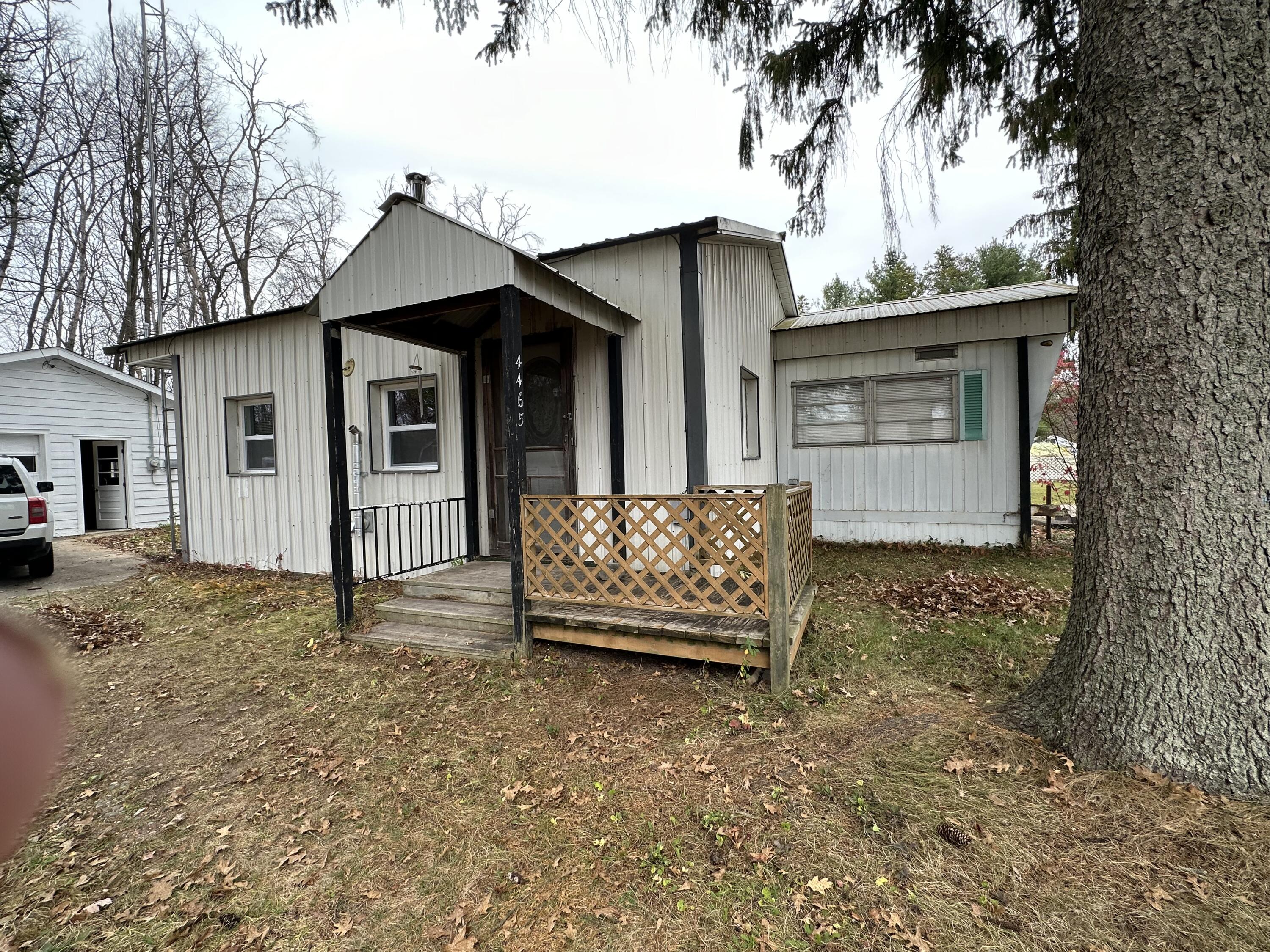 4465 Filter Road Property Photo