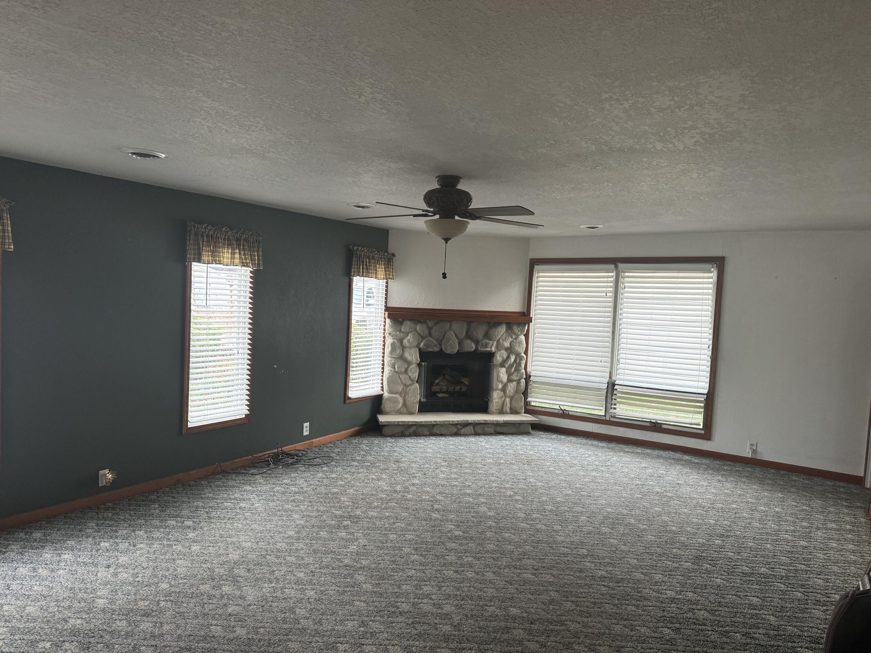 382 W Russell Drive Property Photo 11