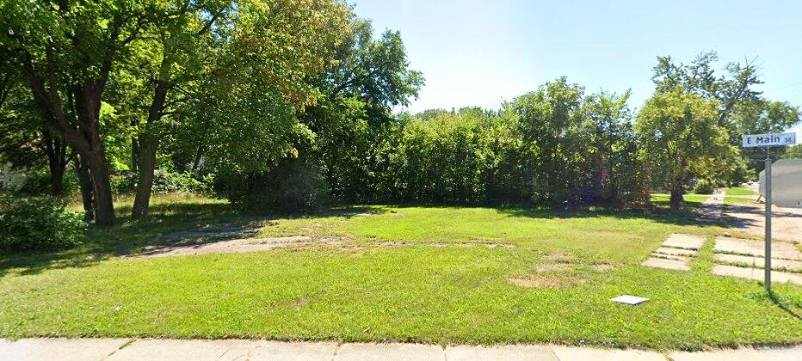 2002 E Main Street Property Photo 1