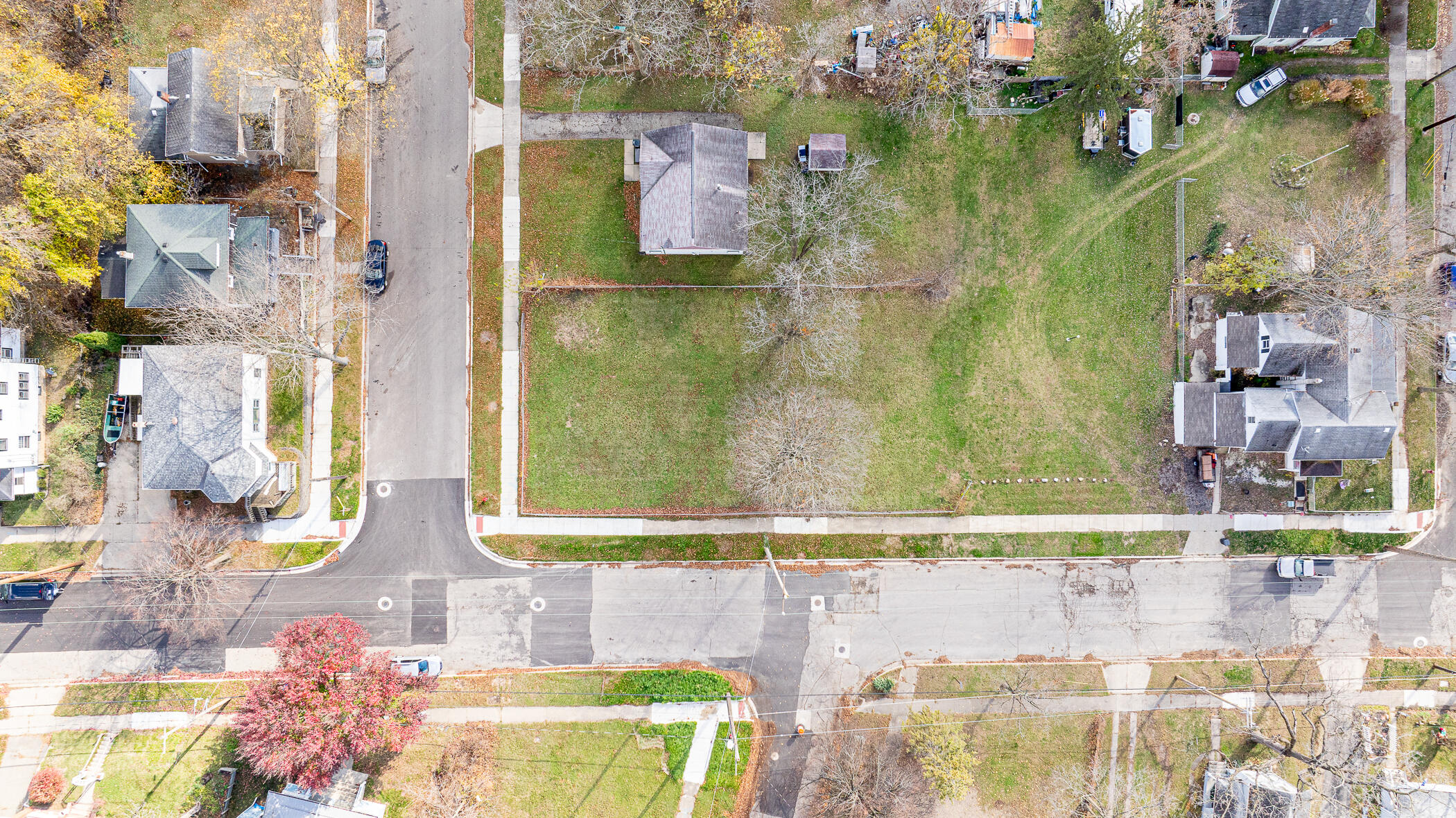 711 Burr Street Property Photo 4
