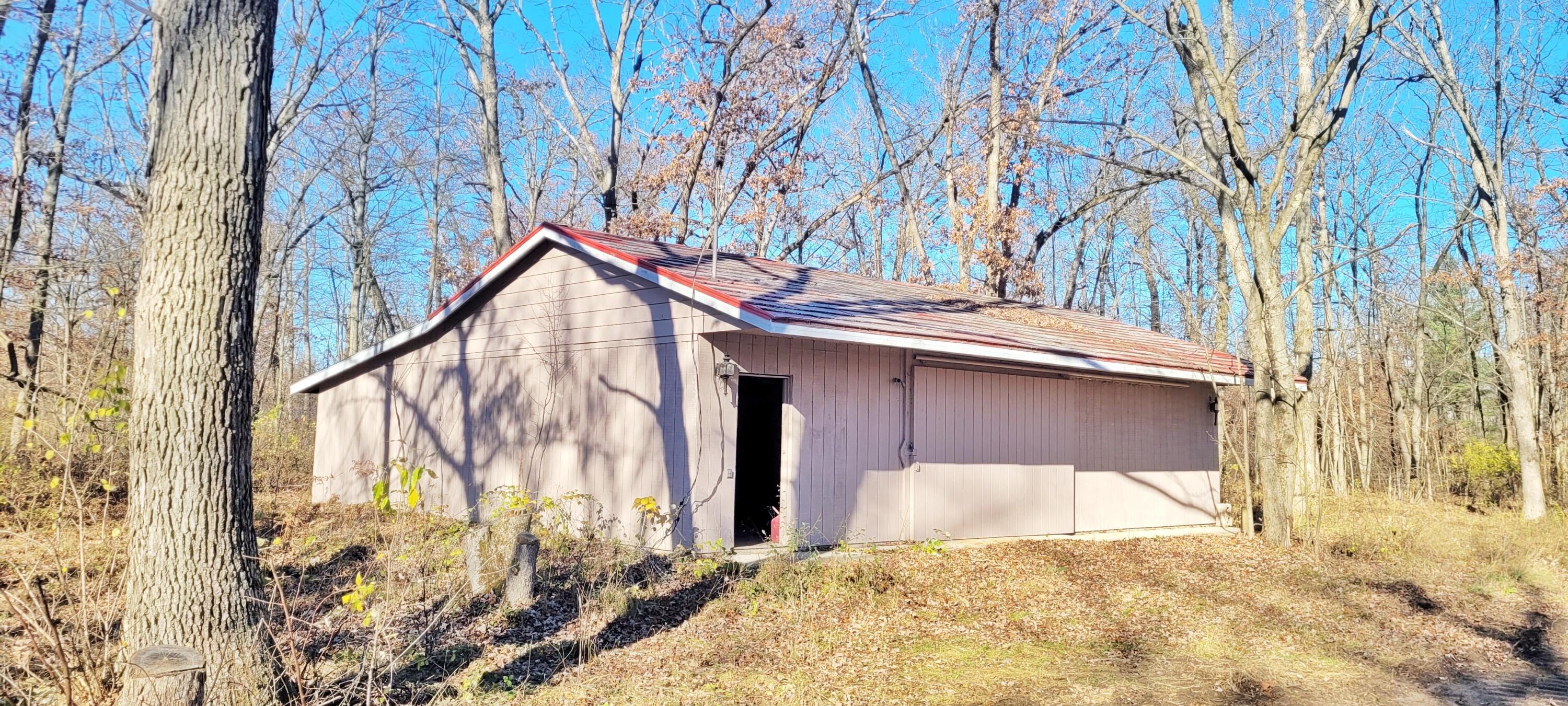 664 S Silver Drive Property Photo 1