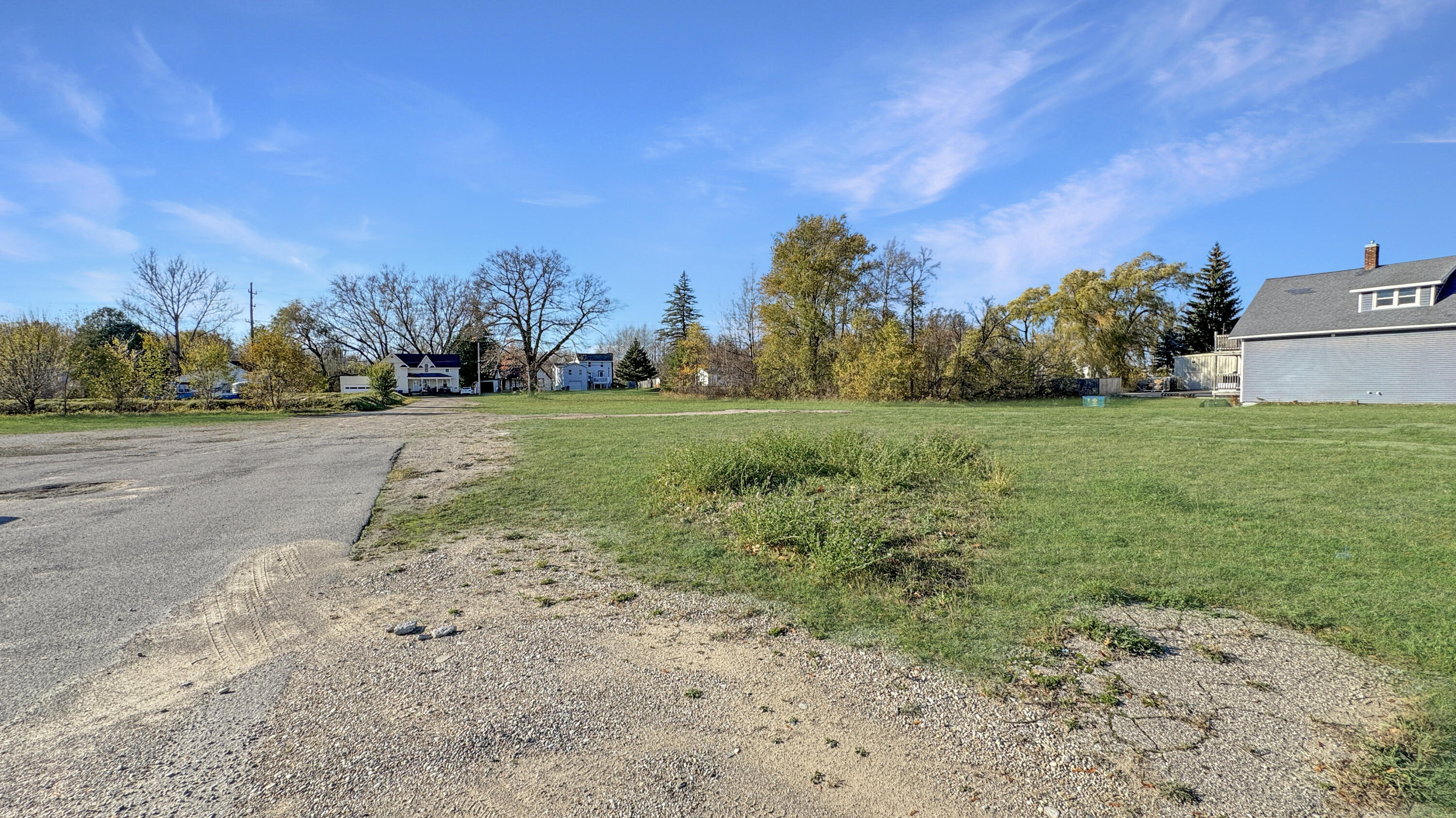 900 S Mitchell St. Street Property Photo 5