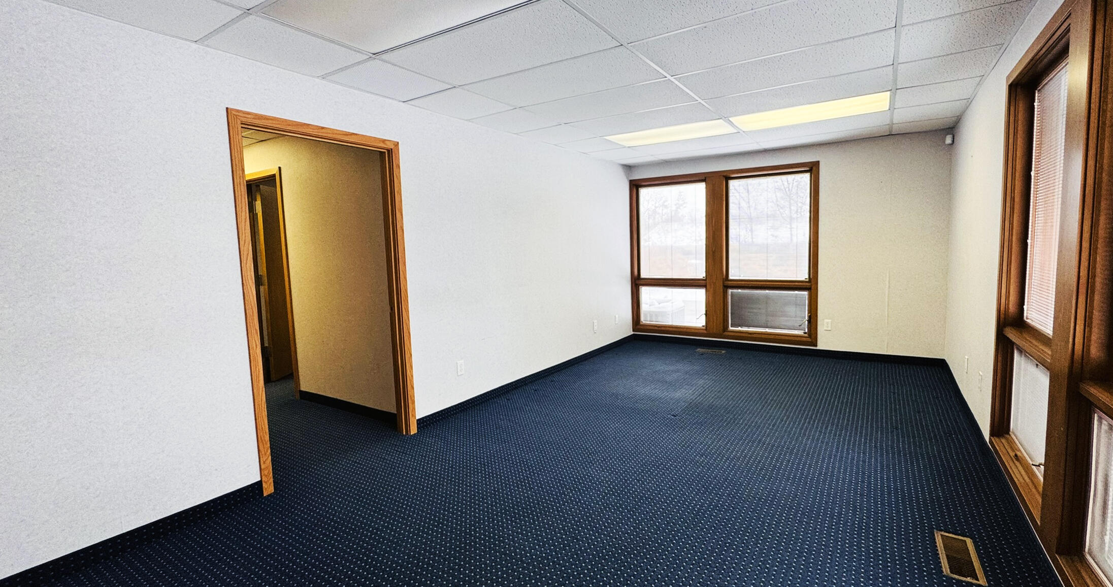2323 Gull Road, Bldg. E Property Photo 2