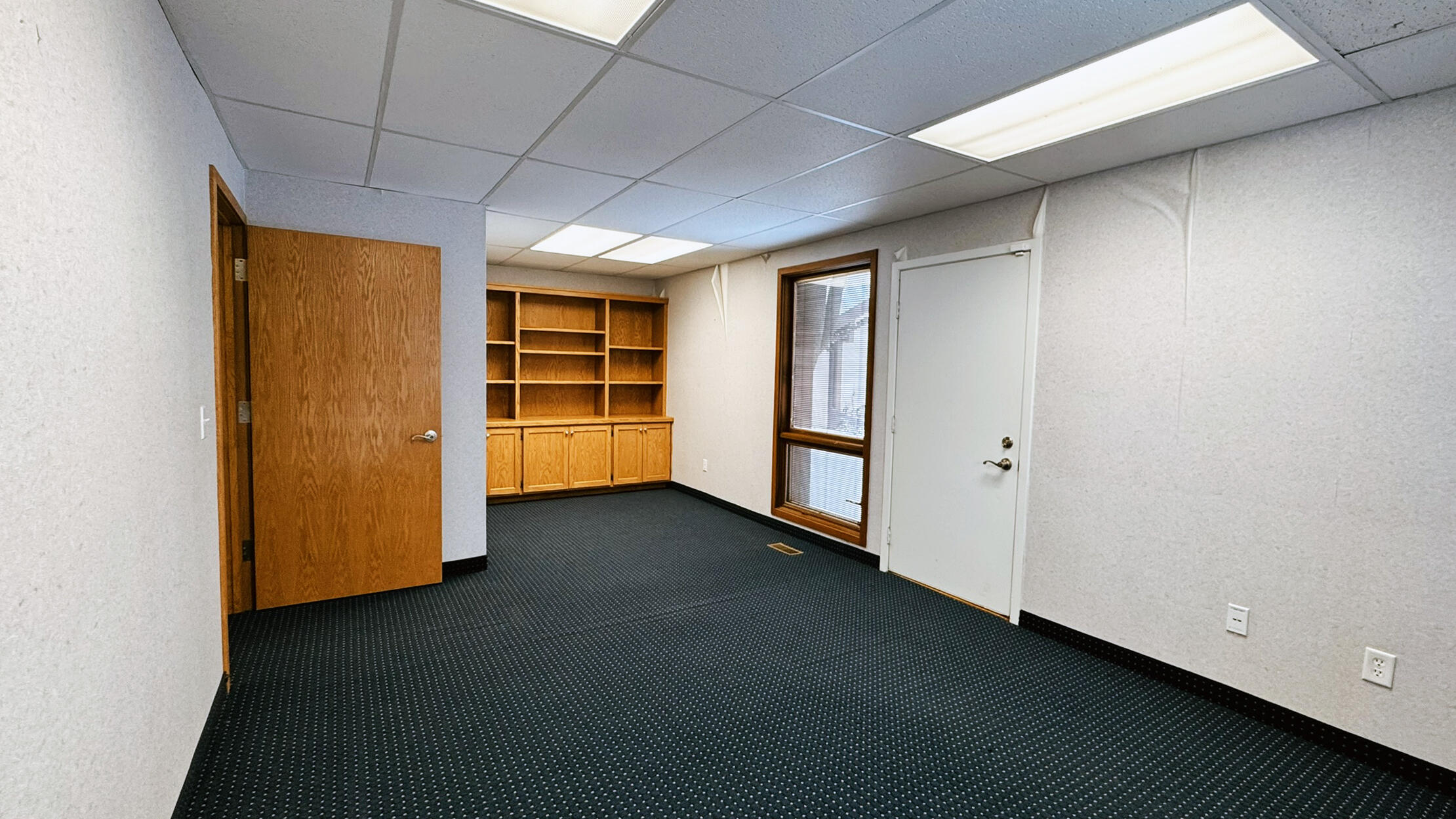 2323 Gull Road, Bldg. E Property Photo 3