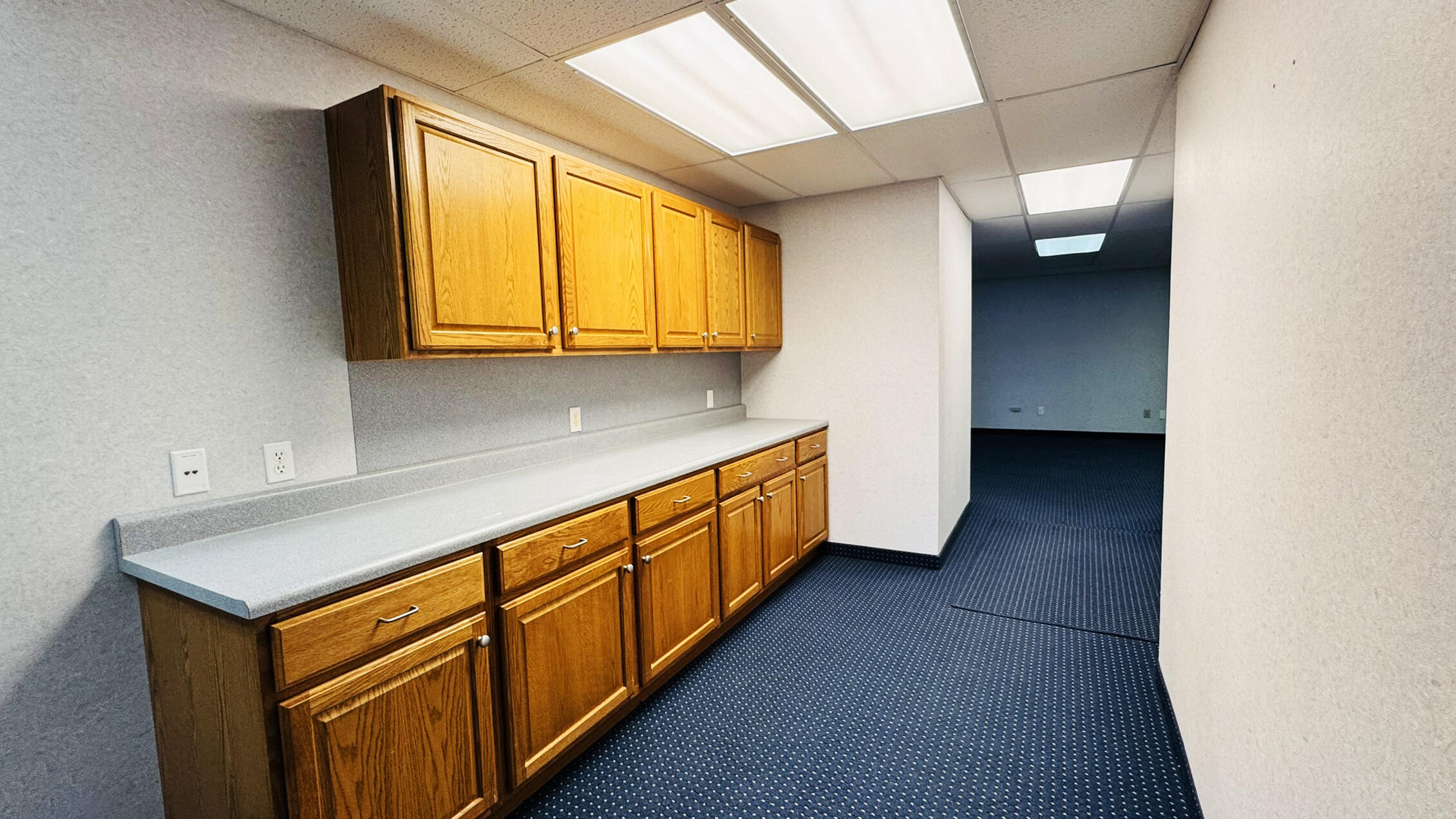 2323 Gull Road, Bldg. E Property Photo 4