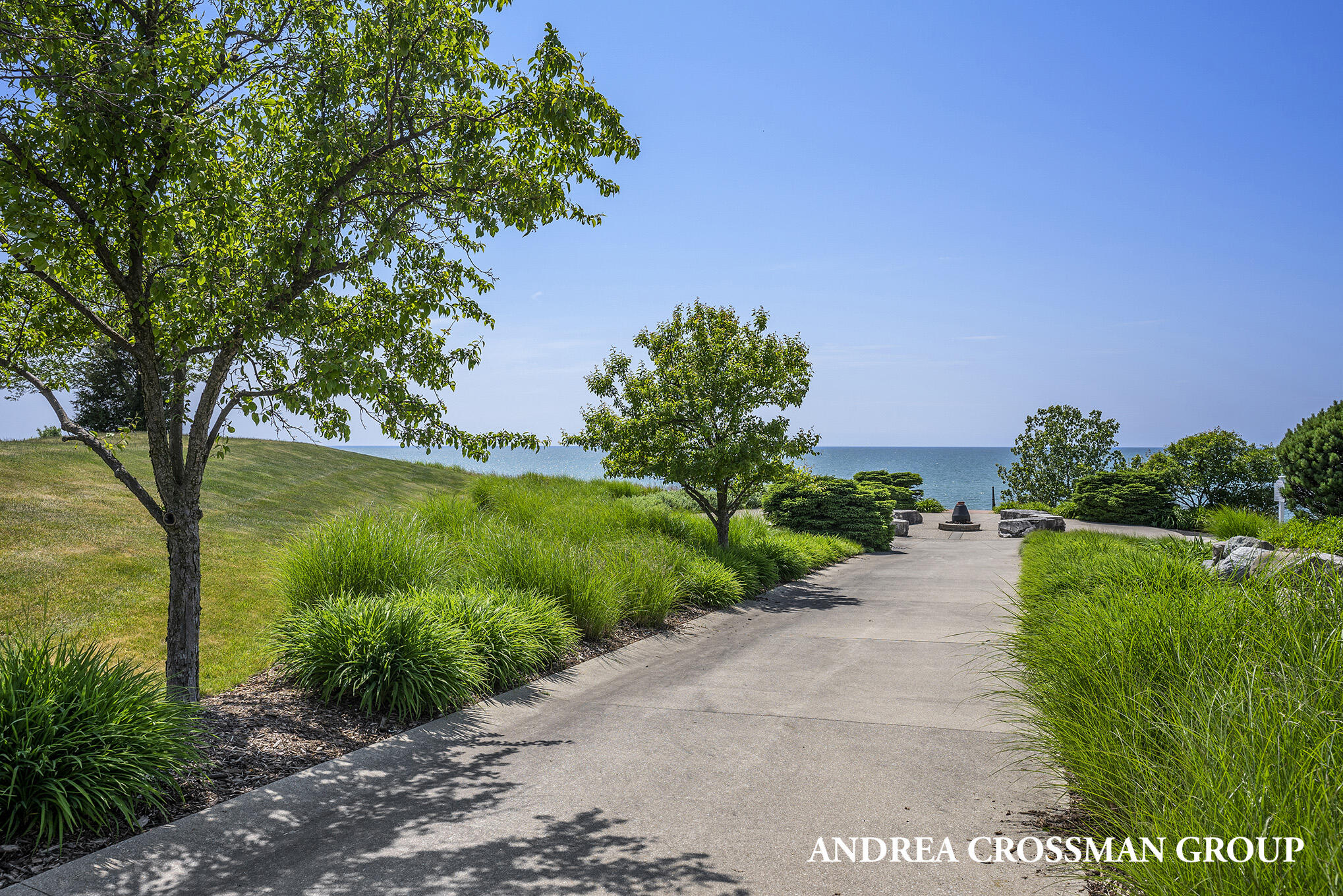 668 Waters Edge Property Photo 4