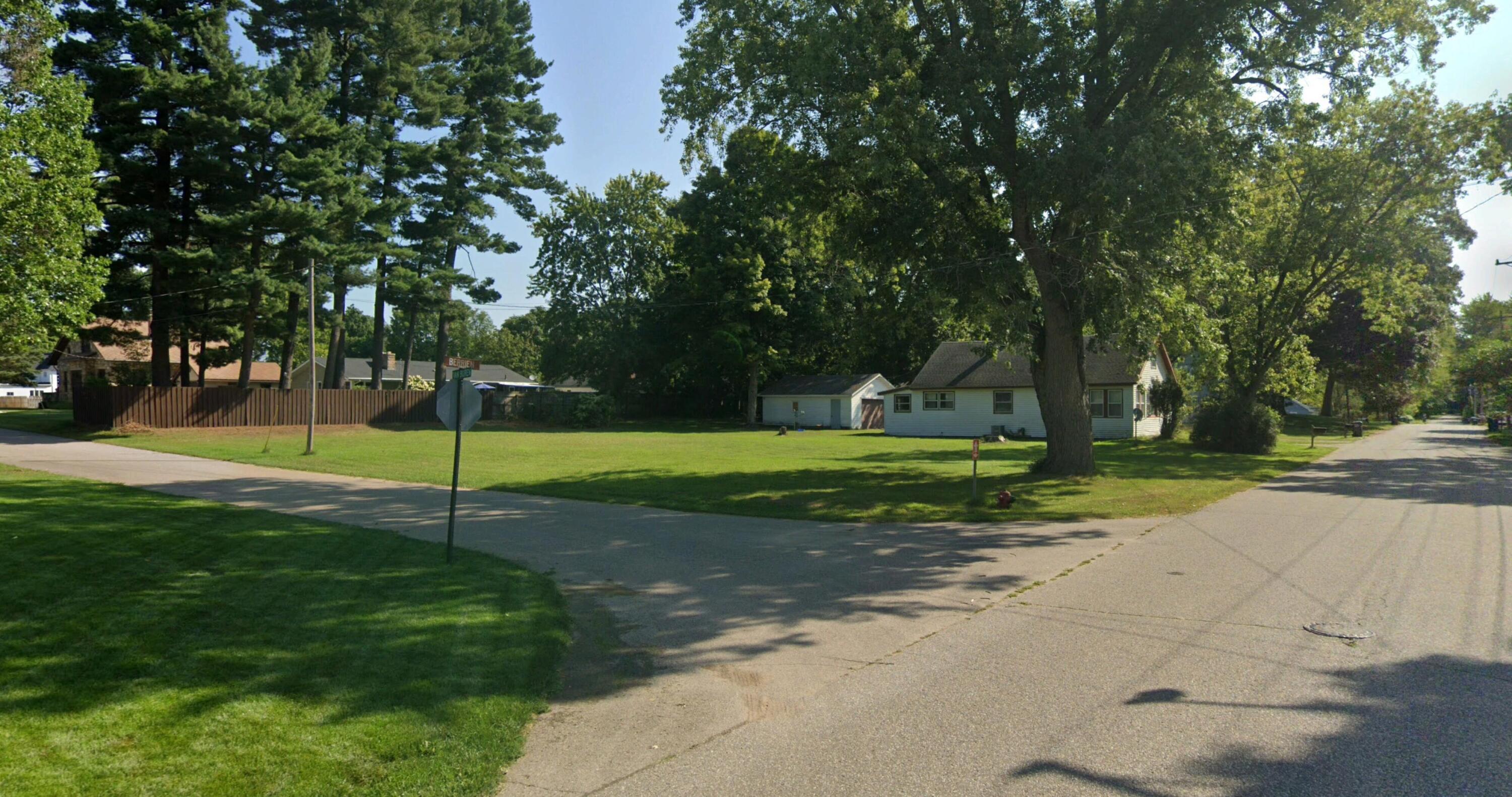 313 S Van Buren Street Property Photo 12