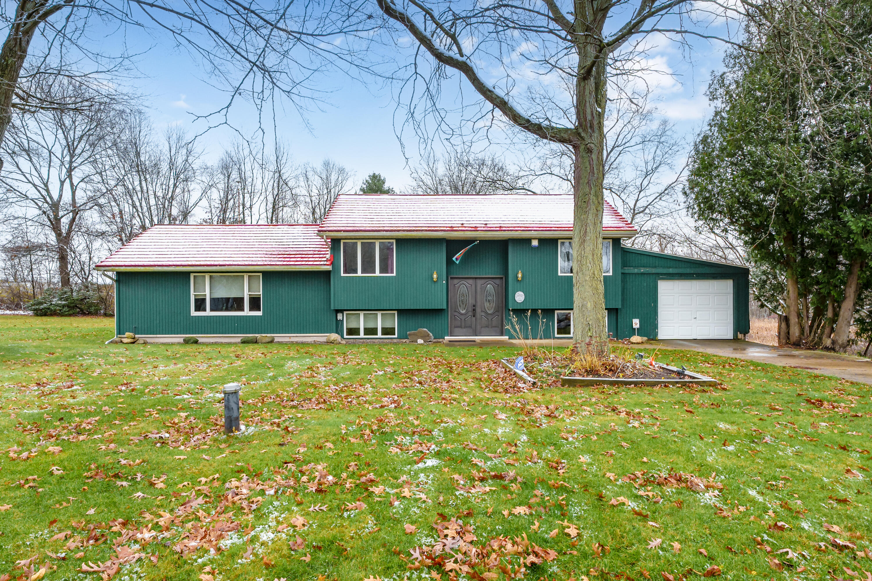 18980 16 Mile Road Property Photo 1