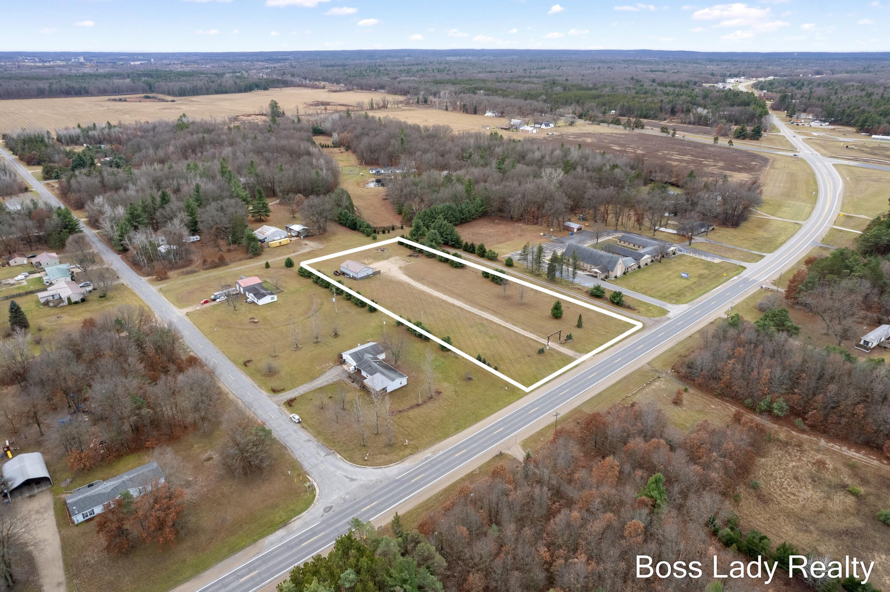 18565 Howard City Edmore Road Property Photo 8