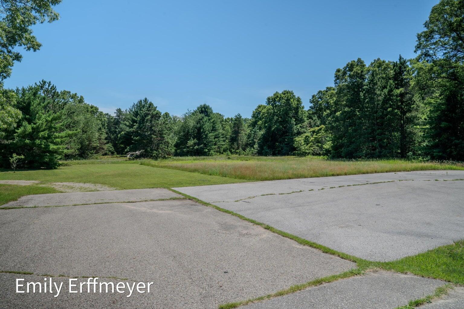 7142 Holton Road Property Photo 8