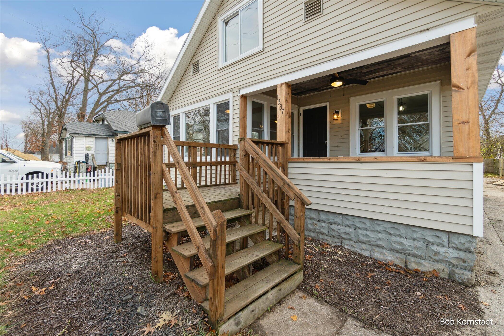 1337 Marquette Avenue Property Photo 4