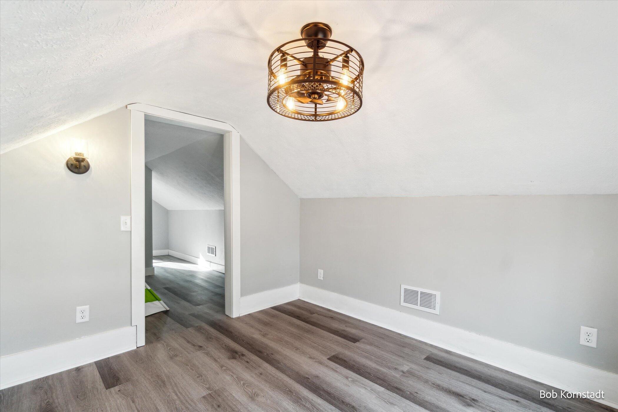 1337 Marquette Avenue Property Photo 27