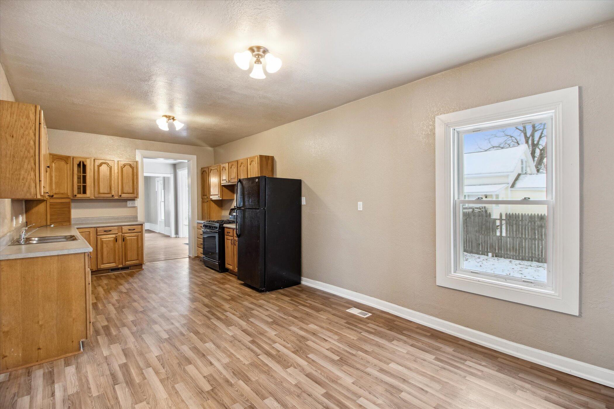 55 W Chicago Street Property Photo 6