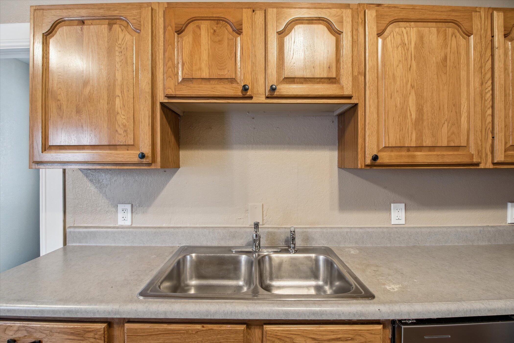 55 W Chicago Street Property Photo 10