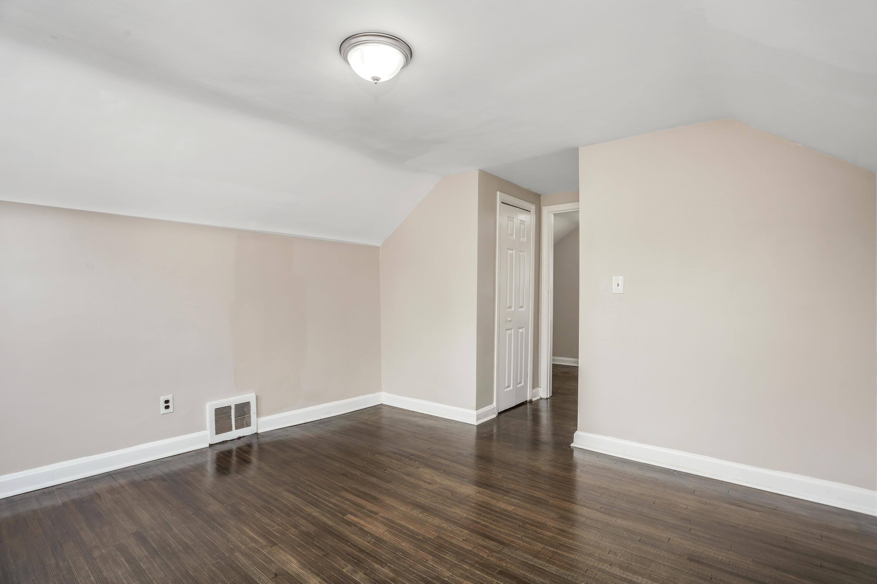 6235 Piedmont Street Property Photo 9