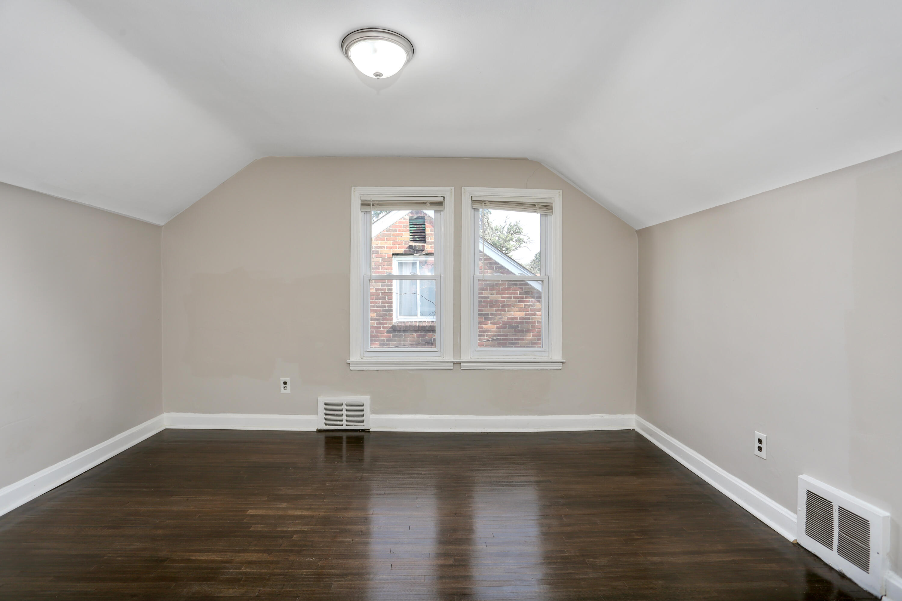 6235 Piedmont Street Property Photo 10