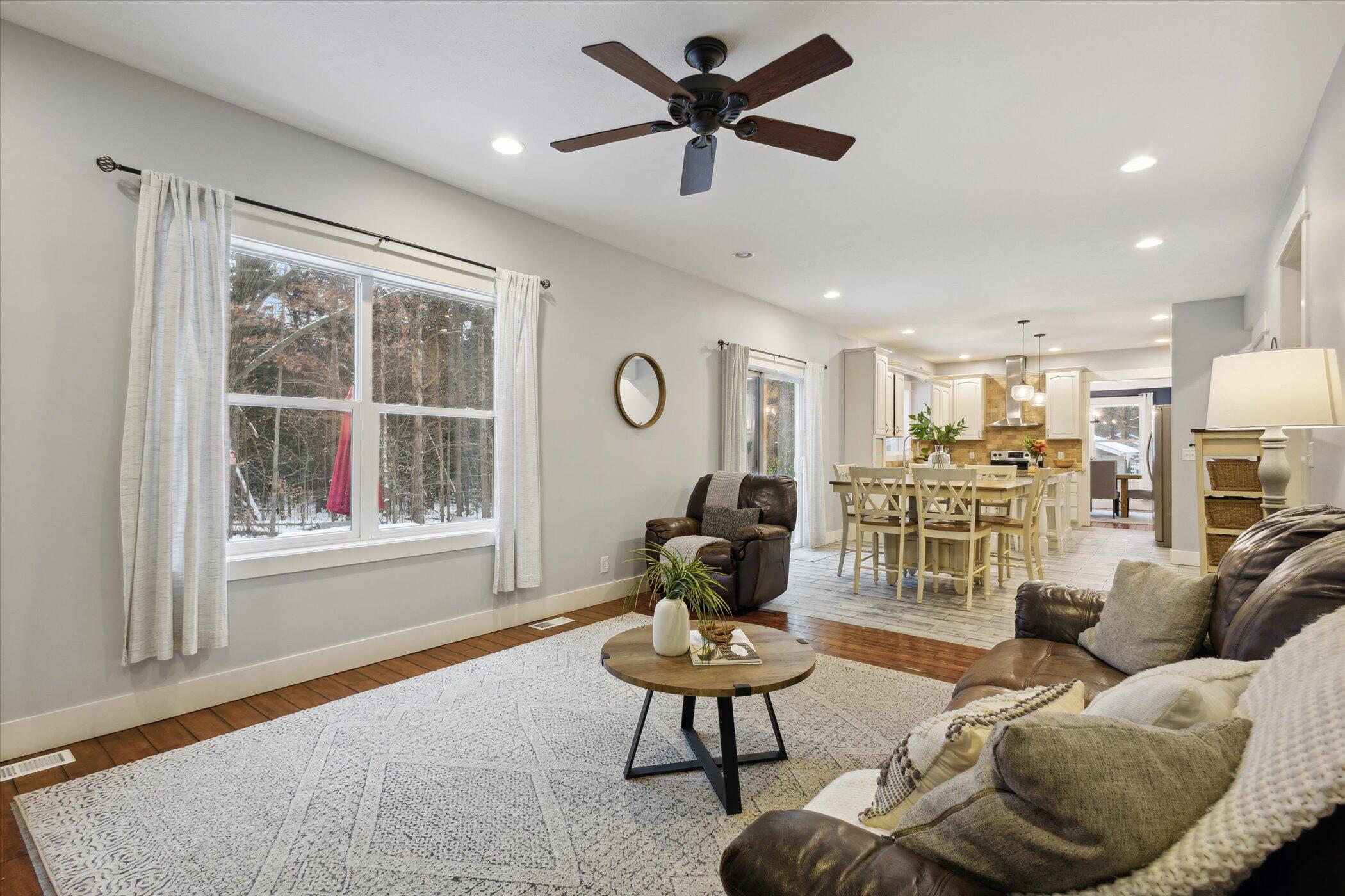 4077 Ronalds Road Property Photo 14